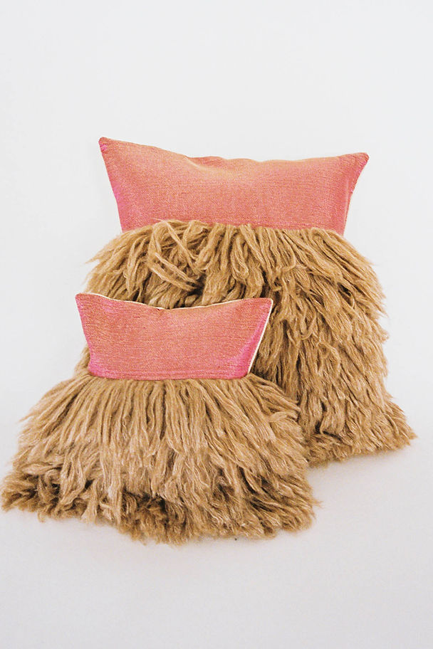 Wugo Throw Pillow (Iridescent Magenta/Andes Sand)