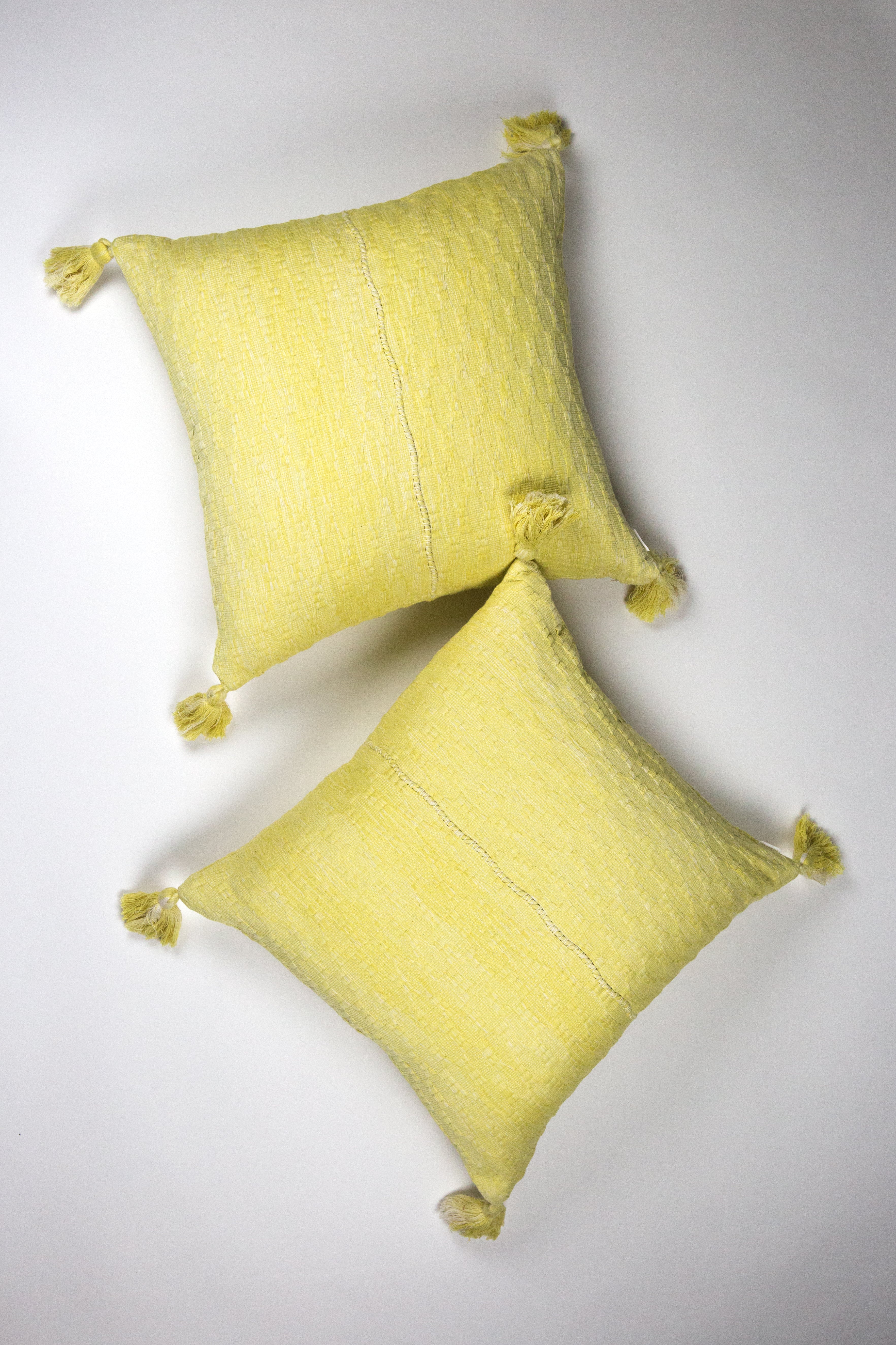 Antigua Pillow (Yellow)