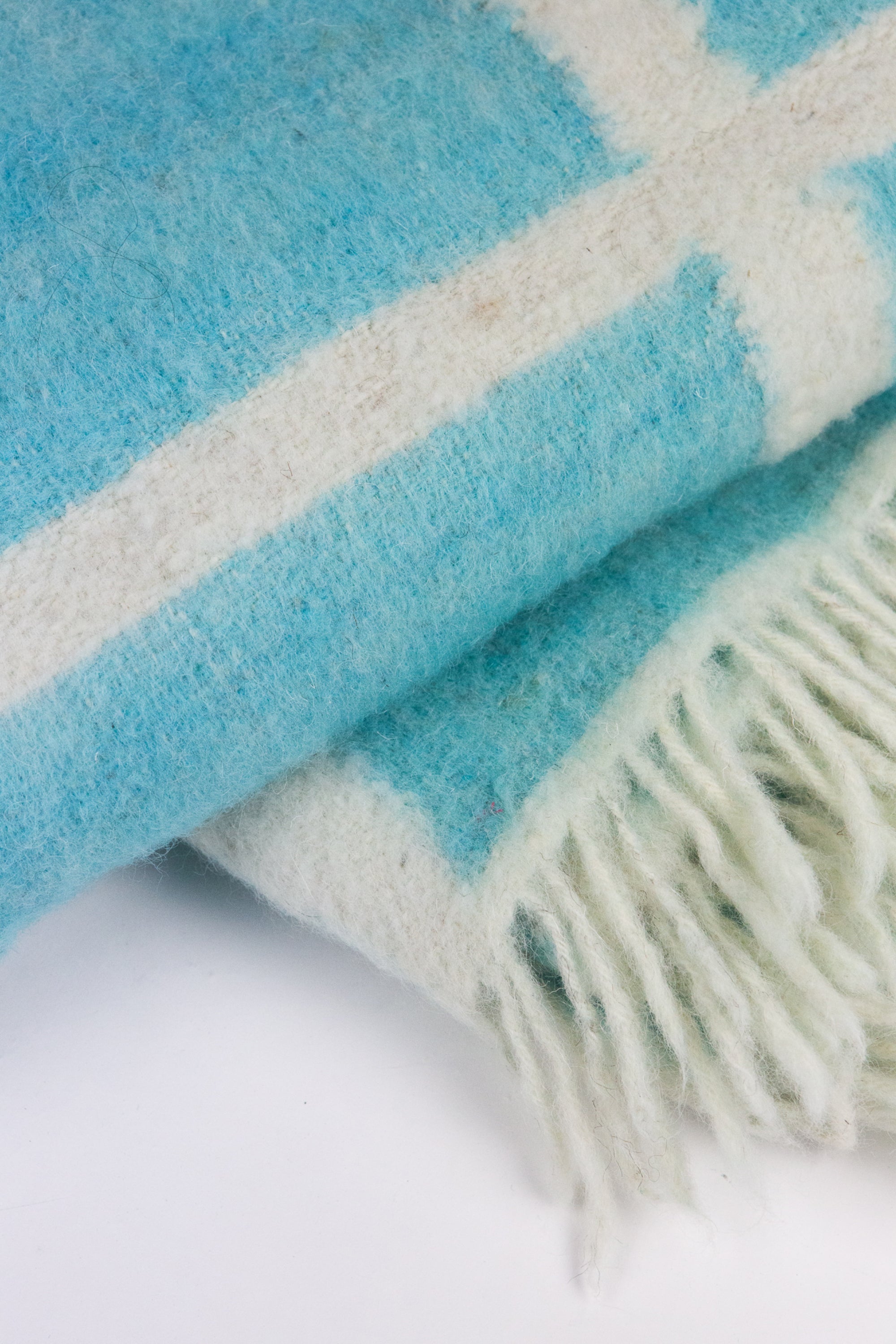 Momos Grid Blanket (Blue & White)