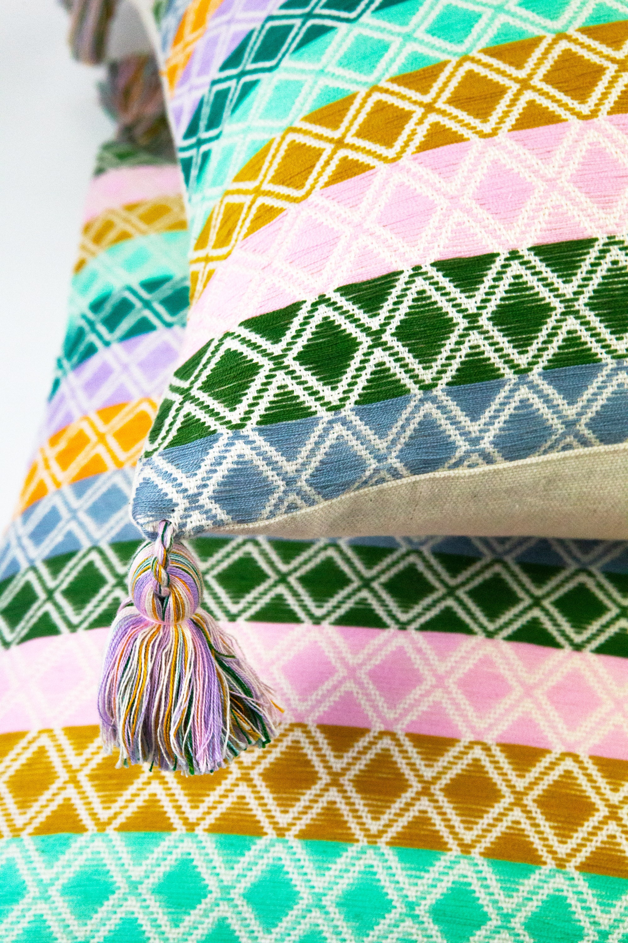 Comalapa Pillow (Multicolored)