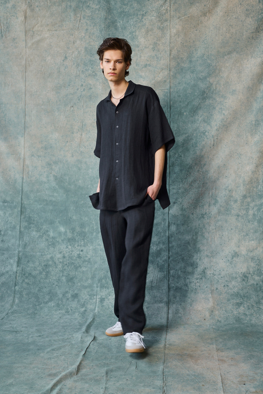 Gender-Neutral Column Pant (Black Linen)