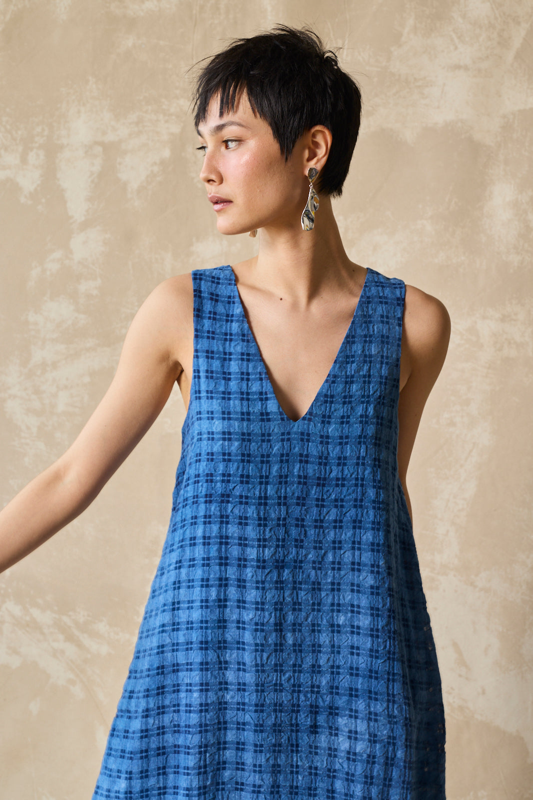 V-Neck Chemise (Indigo Seersucker)