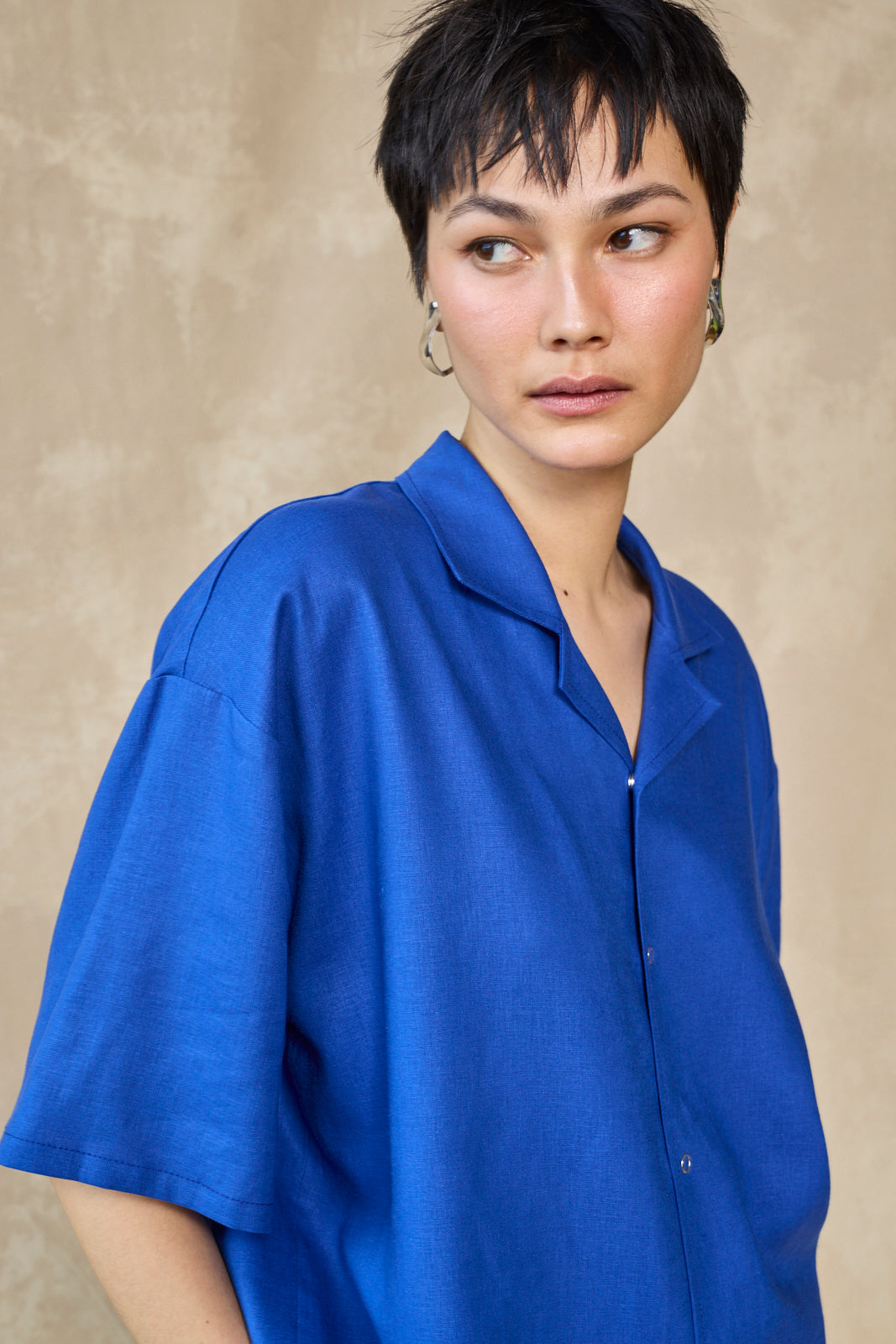Gender-Neutral Slim Camp Collar Shirt (Lapis)