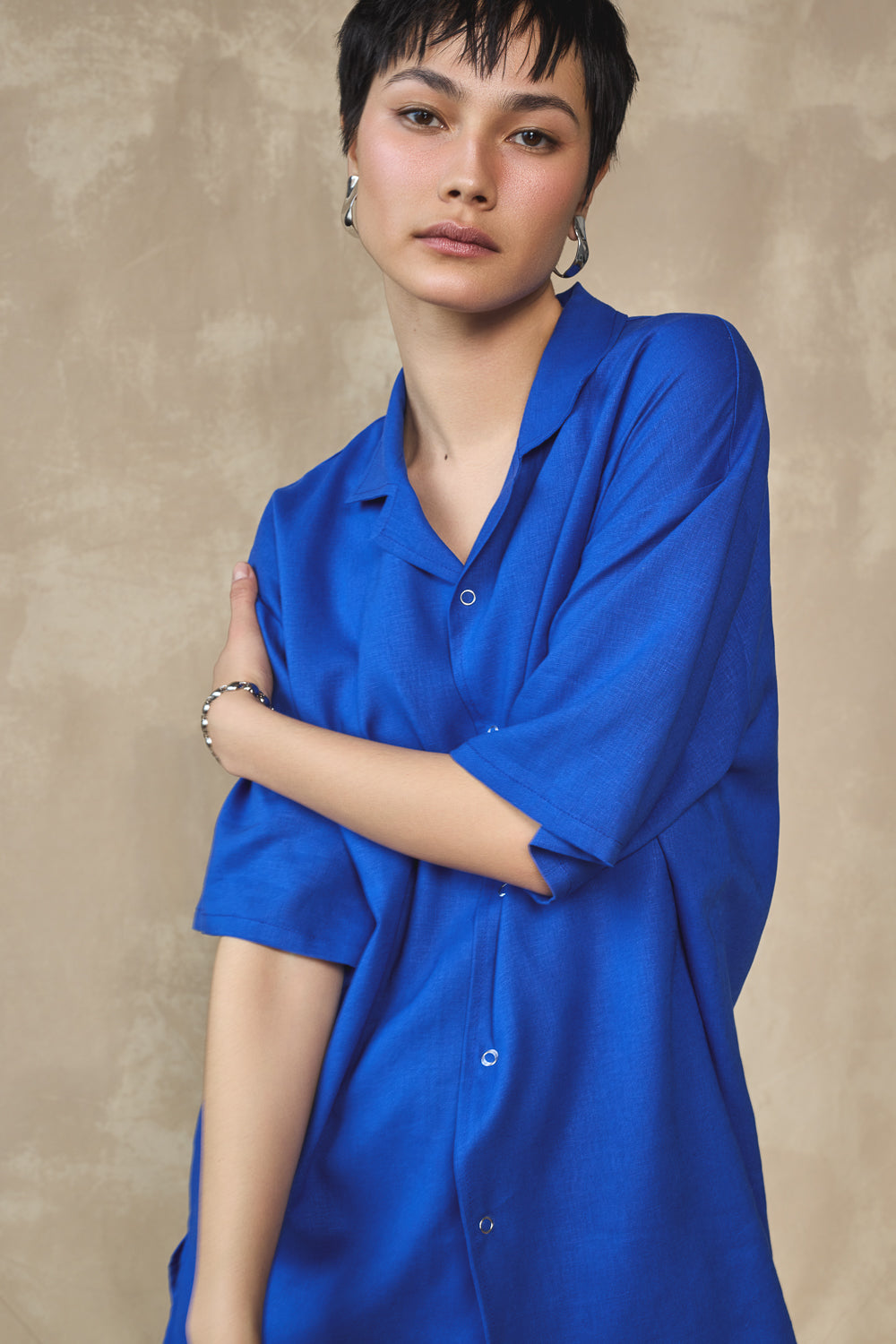 Gender-Neutral Slim Camp Collar Shirt (Lapis)