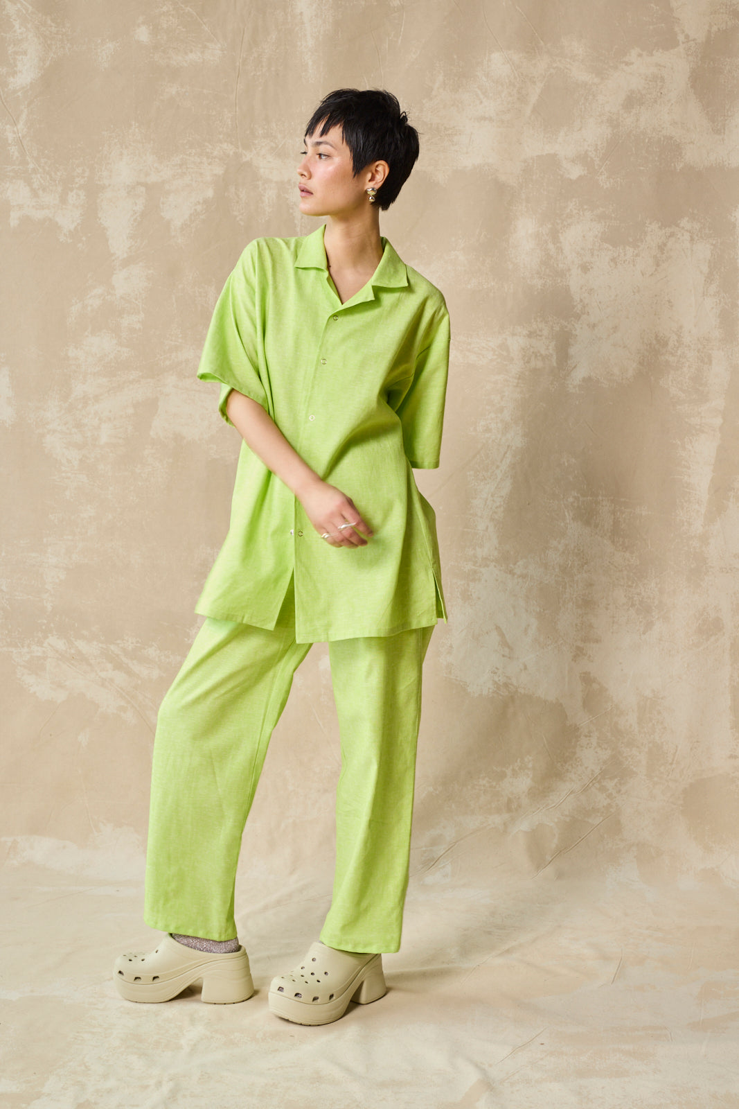 Gender-Neutral Slim Camp Collar Shirt (Lime)