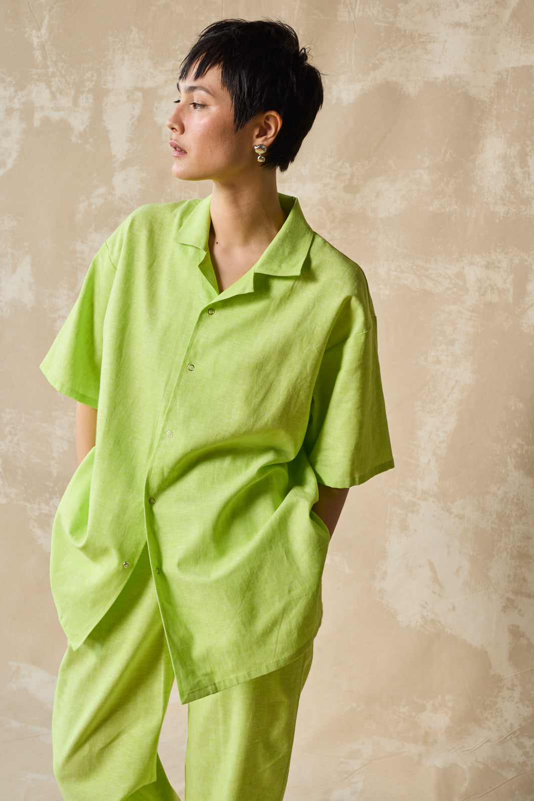 Gender-Neutral Slim Camp Collar Shirt (Lime)