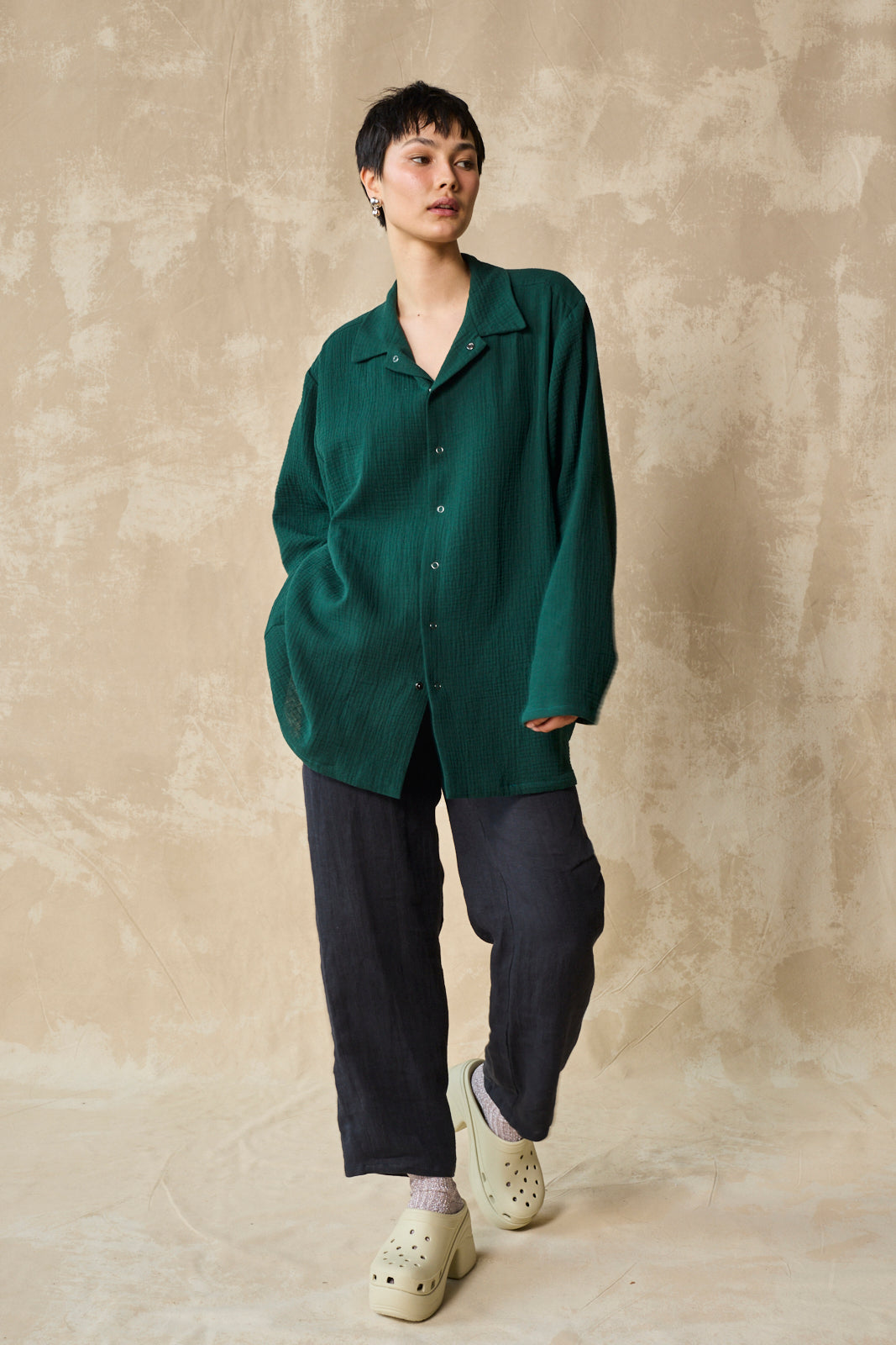 Gender-Neutral Snap Shirt (Nori)