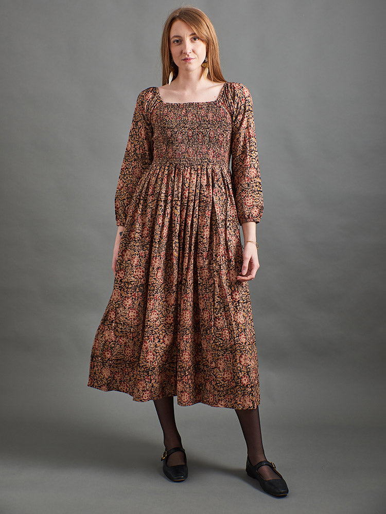 Hailee Smocked Midi Dress (Black Floral)