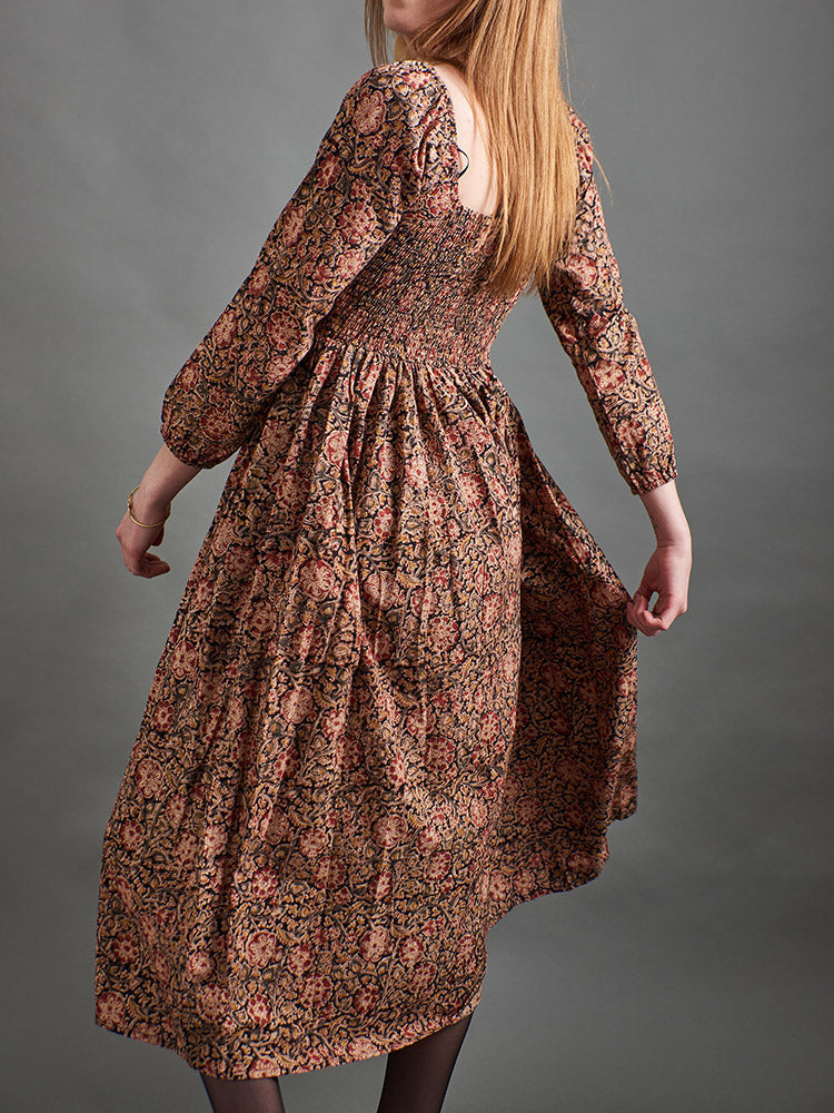 Hailee Smocked Midi Dress (Black Floral)