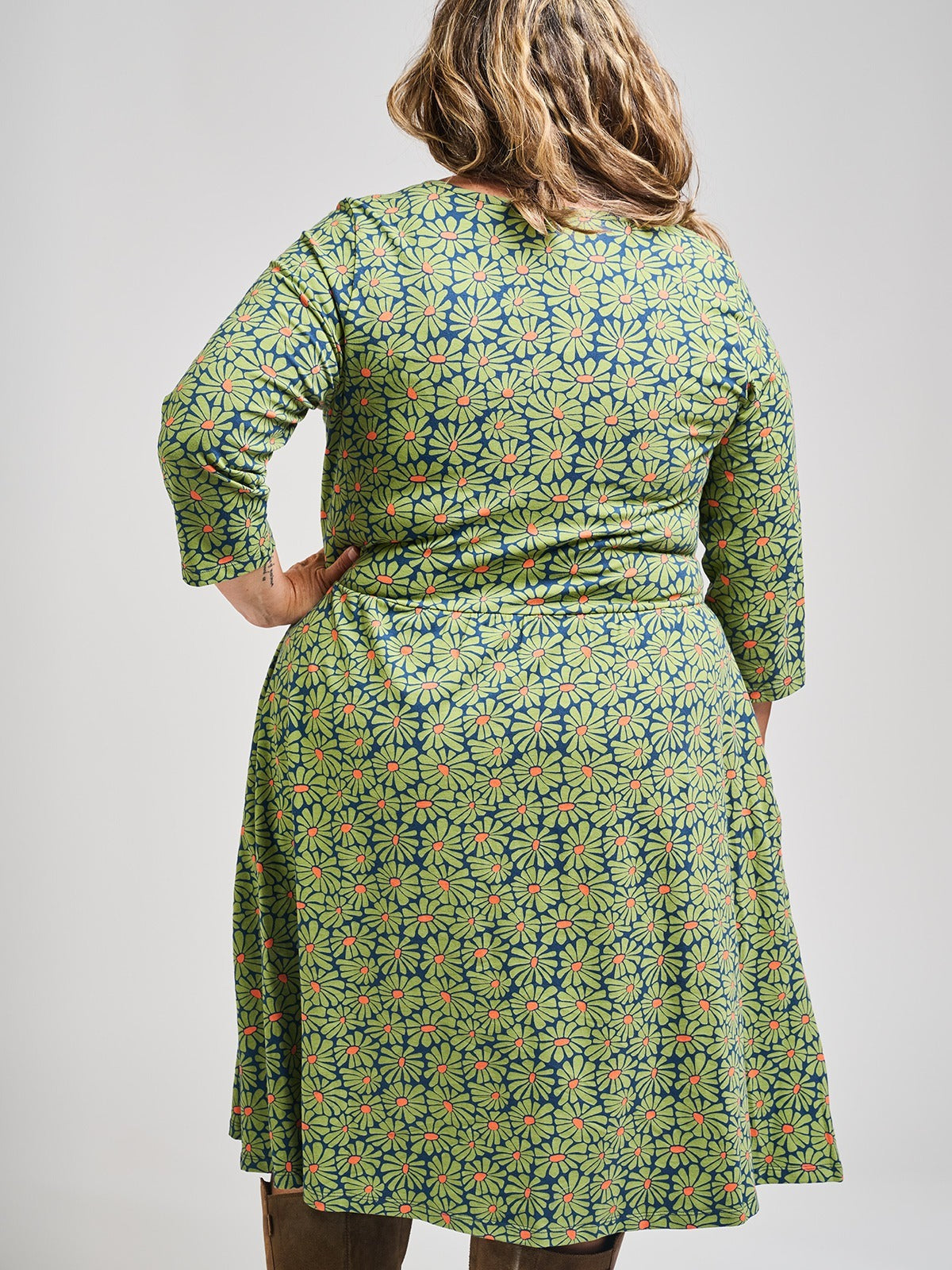 Callie Long Sleeve Plus Size Wrap Dress (Olive Floral)