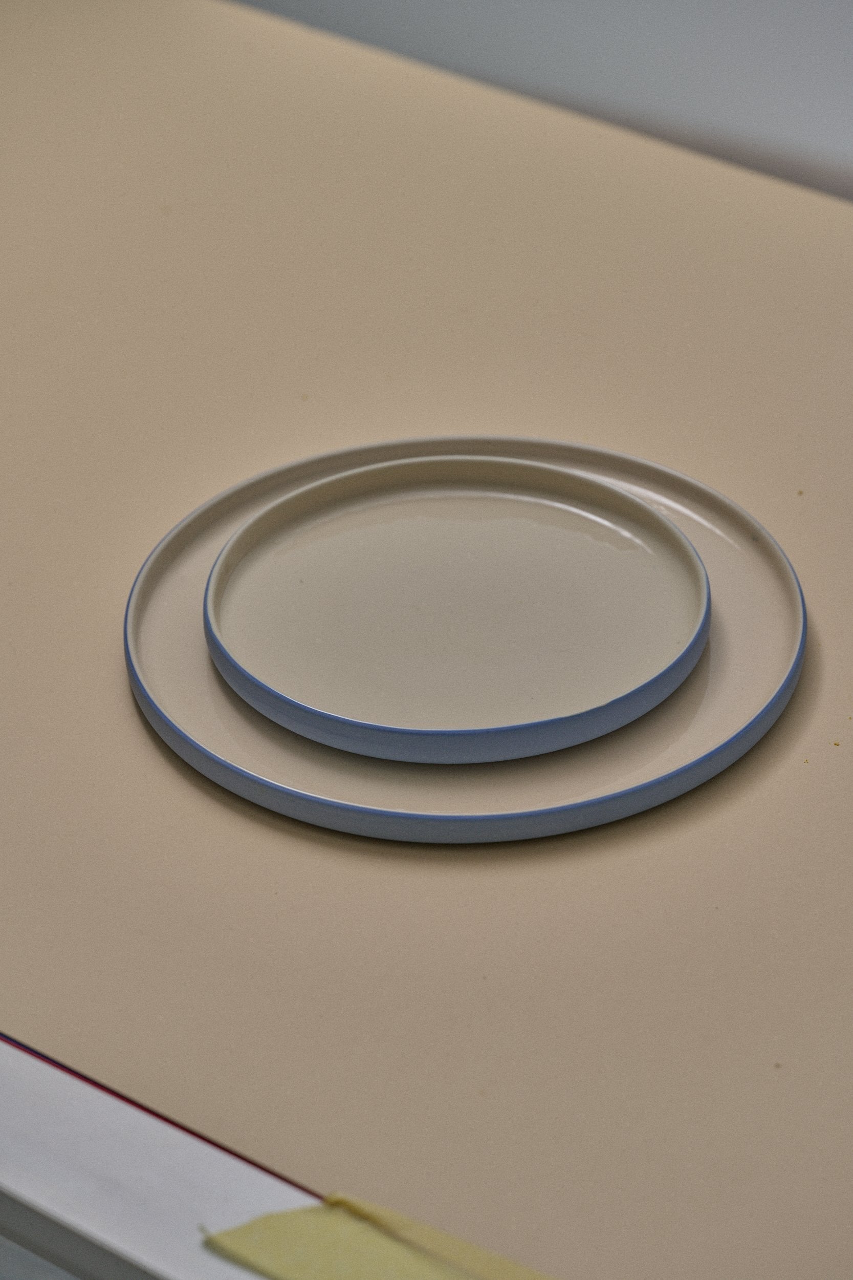 Porcelain Dinner Plates (Forget-me-not/Chocolate)