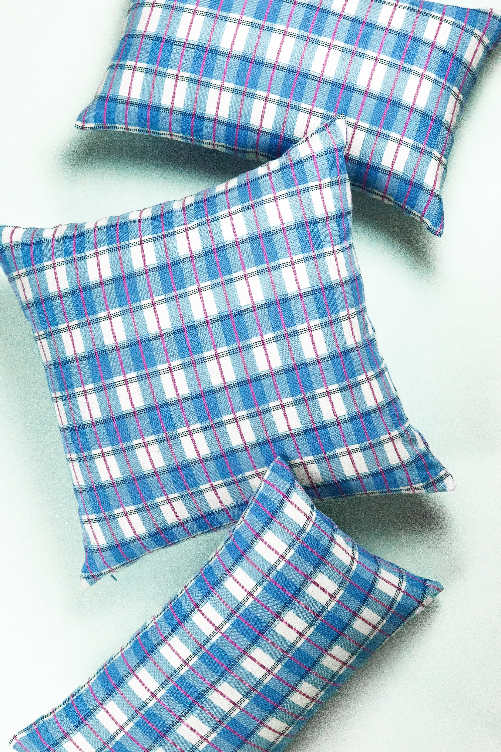 San Andres Gingham Pillow (Blue & White)