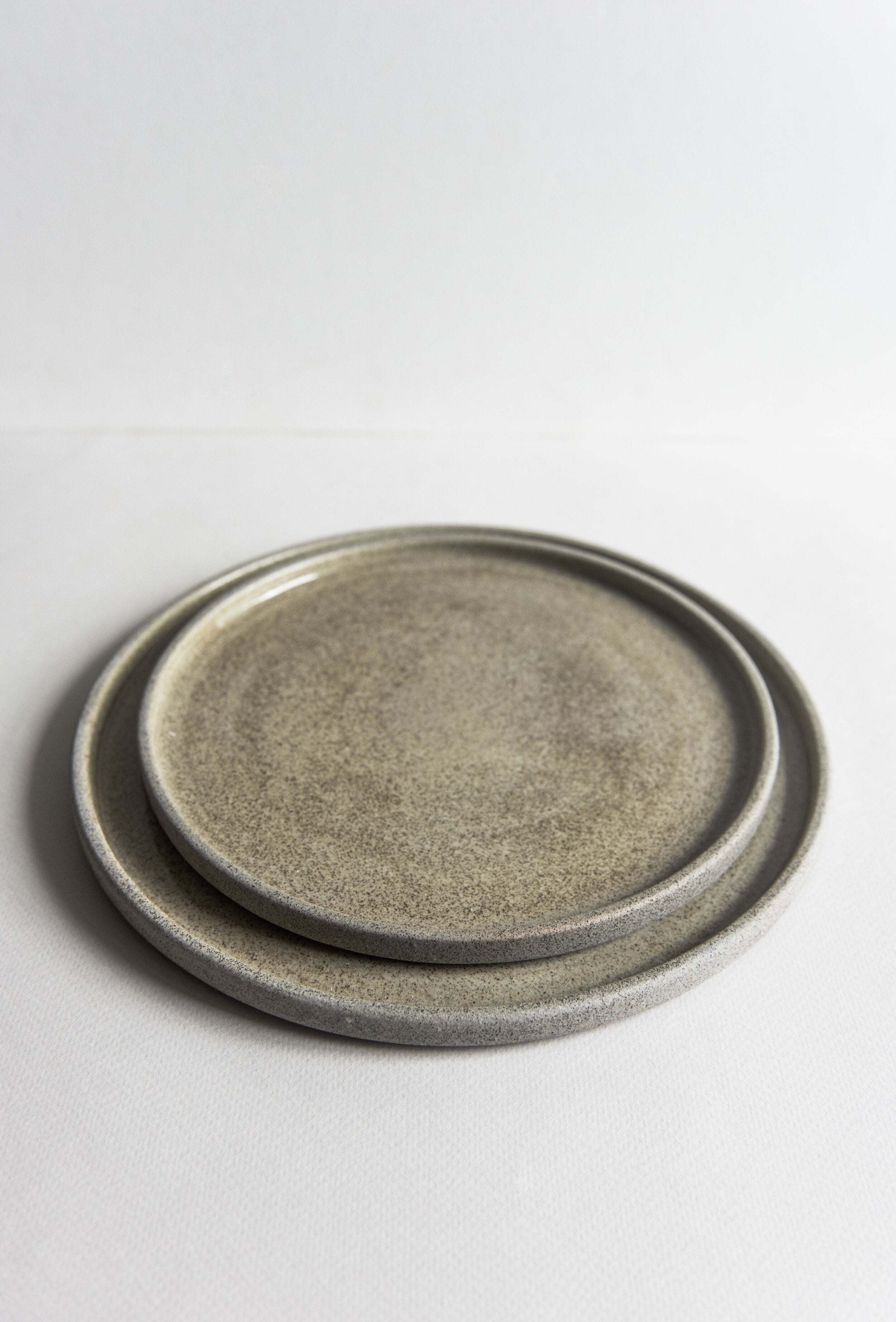 Stoneware Dinner Plates (Concrete)