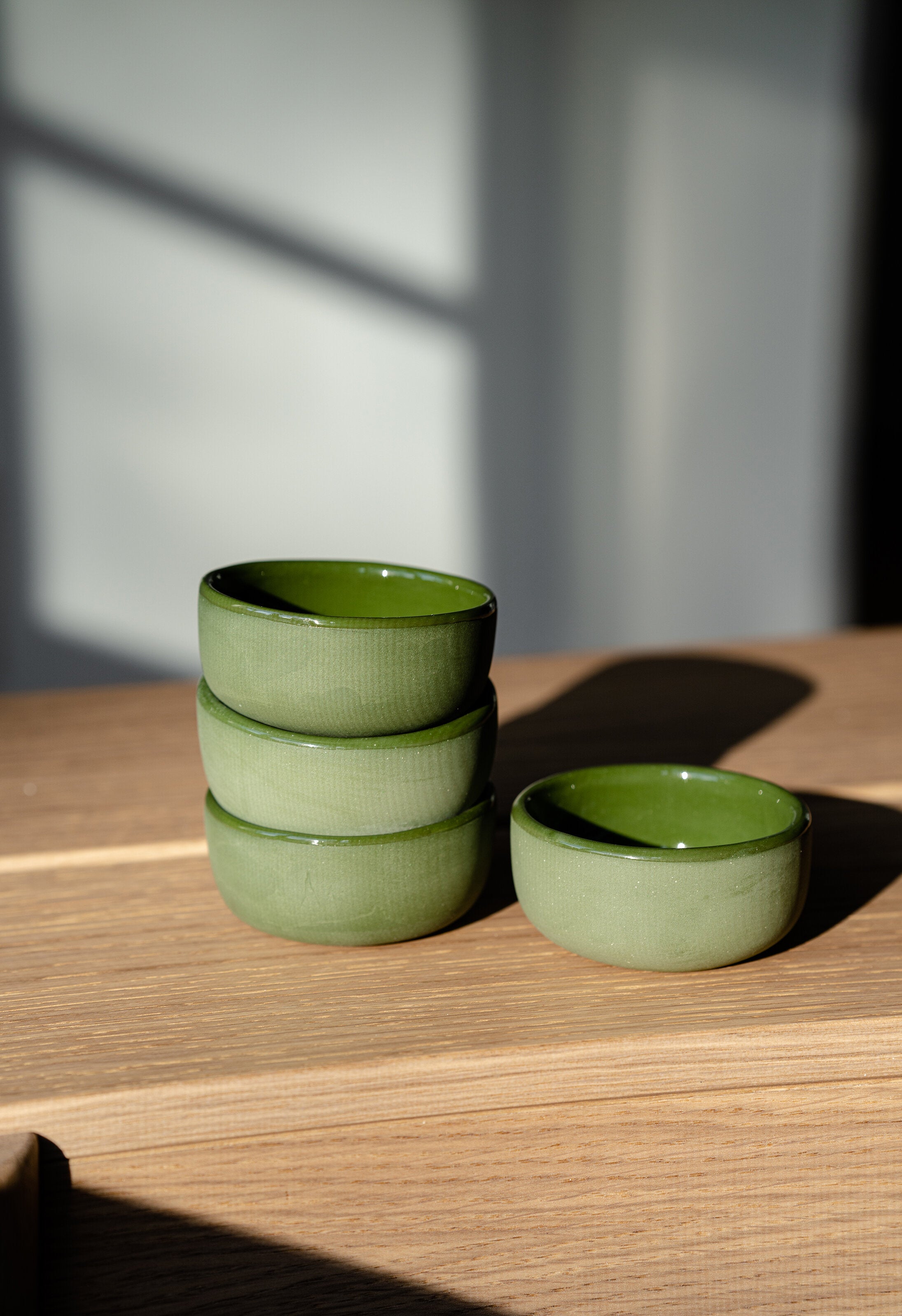 Porcelain Pinch Bowl (Green)