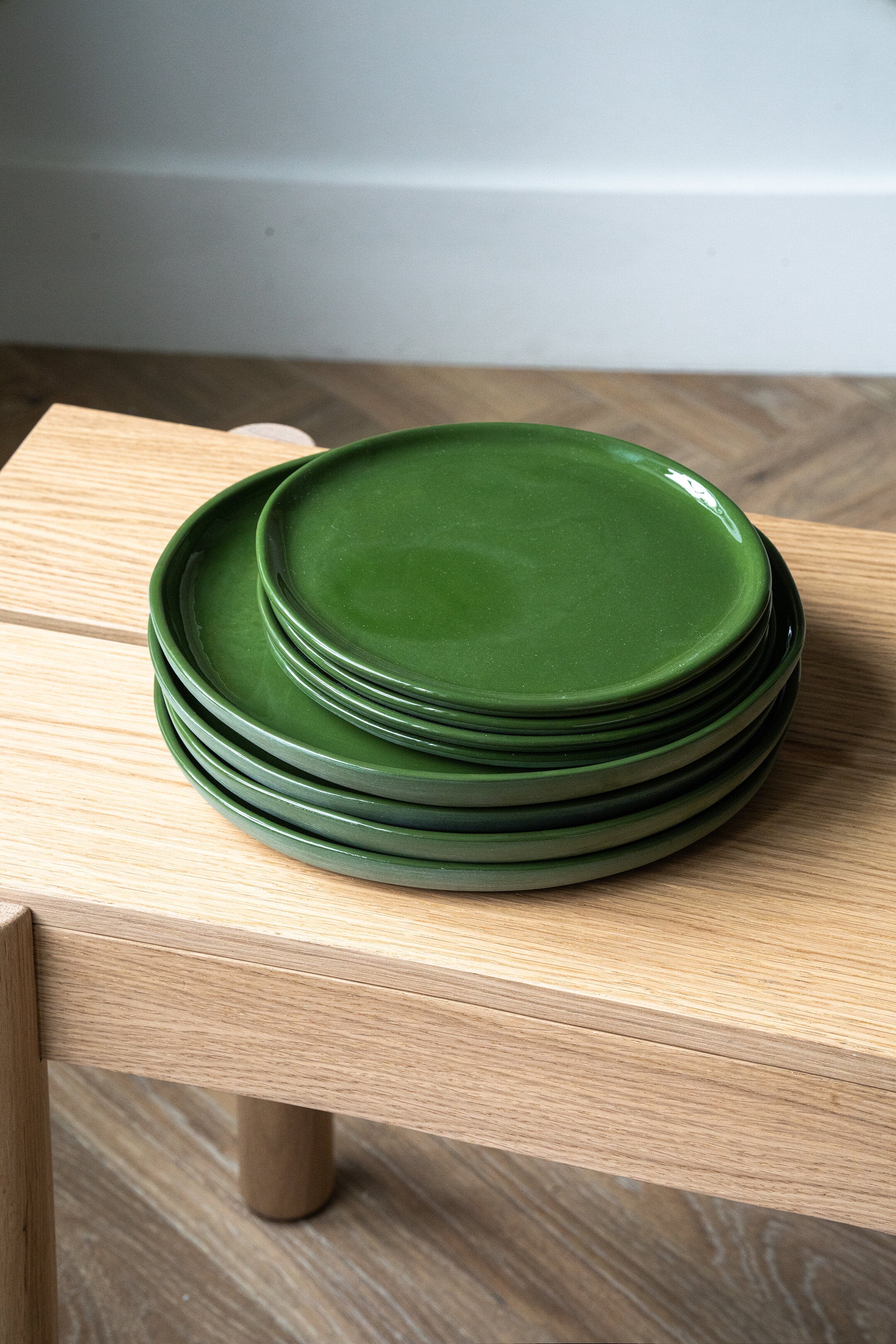 Porcelain Dinner Plates (Green)