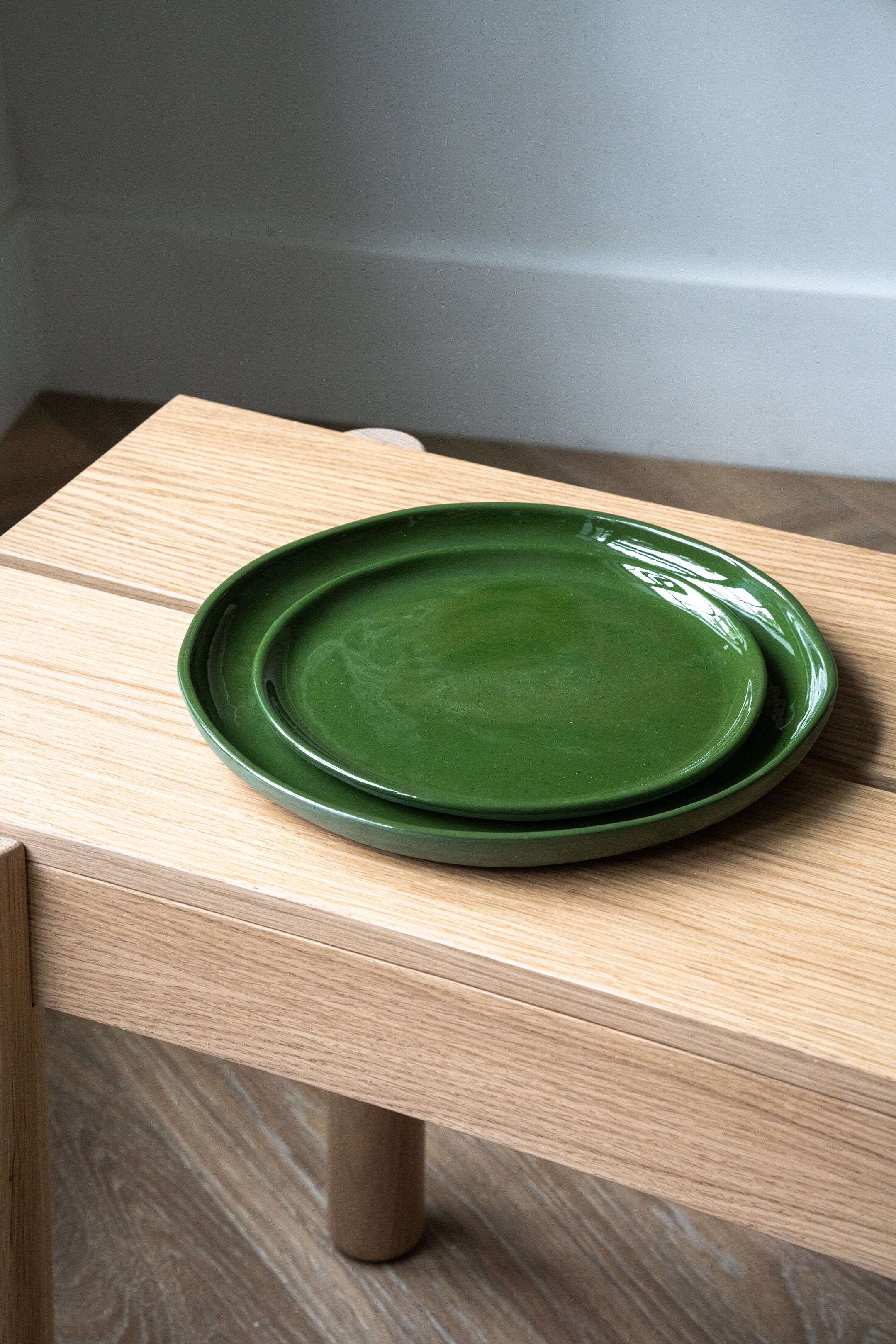 Porcelain Dinner Plates (Green)