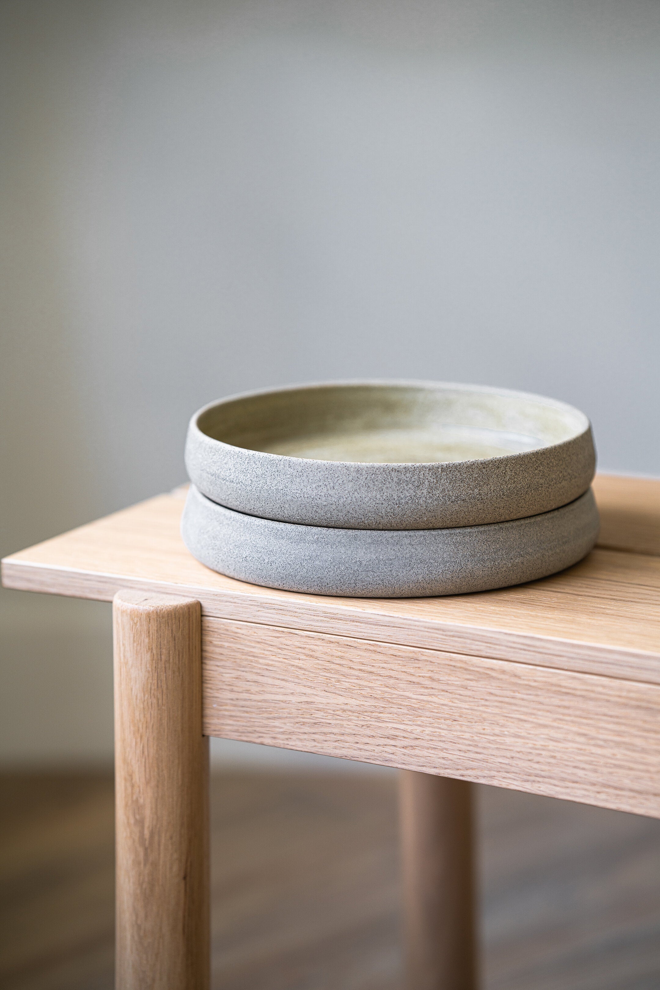 Stoneware Salad Plate with High Sides (Concrete)