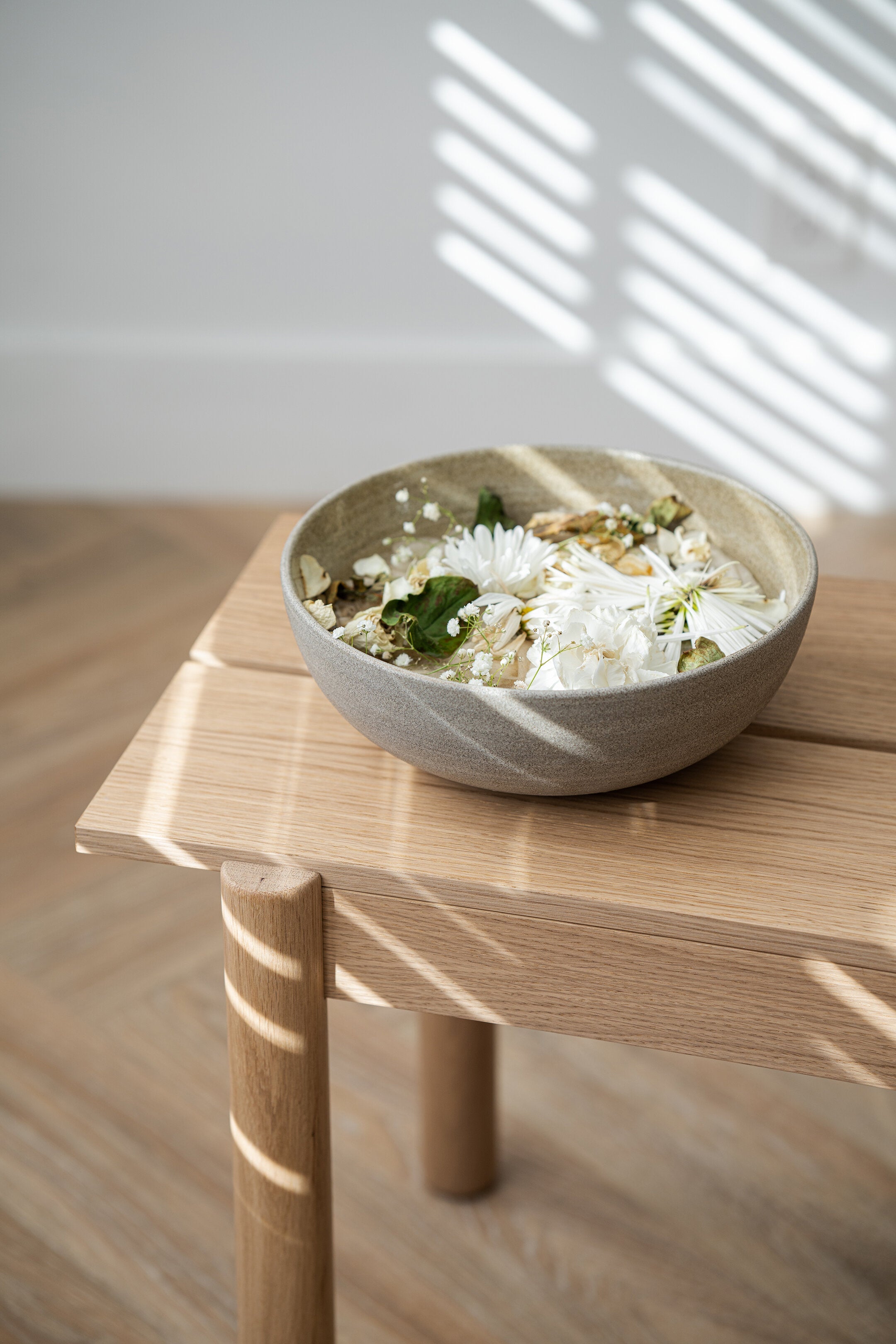 Stoneware Large Fruit Bowl (Concrete)