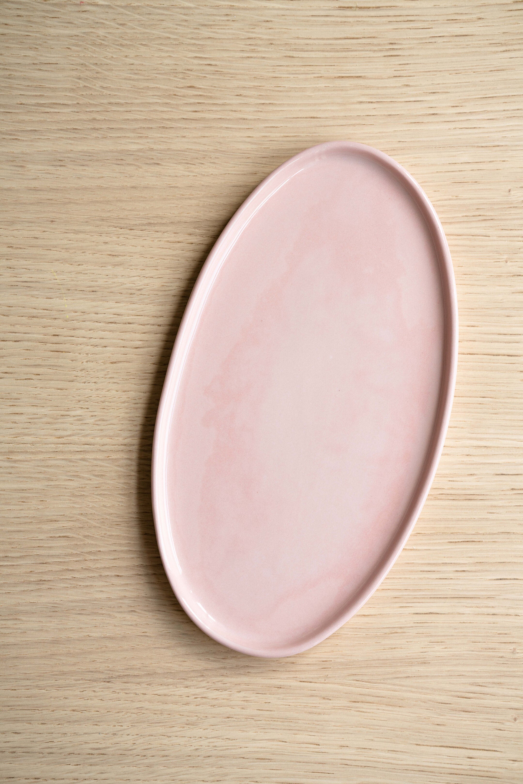 Oval Porcelain Serving Platter (Powder Pink)