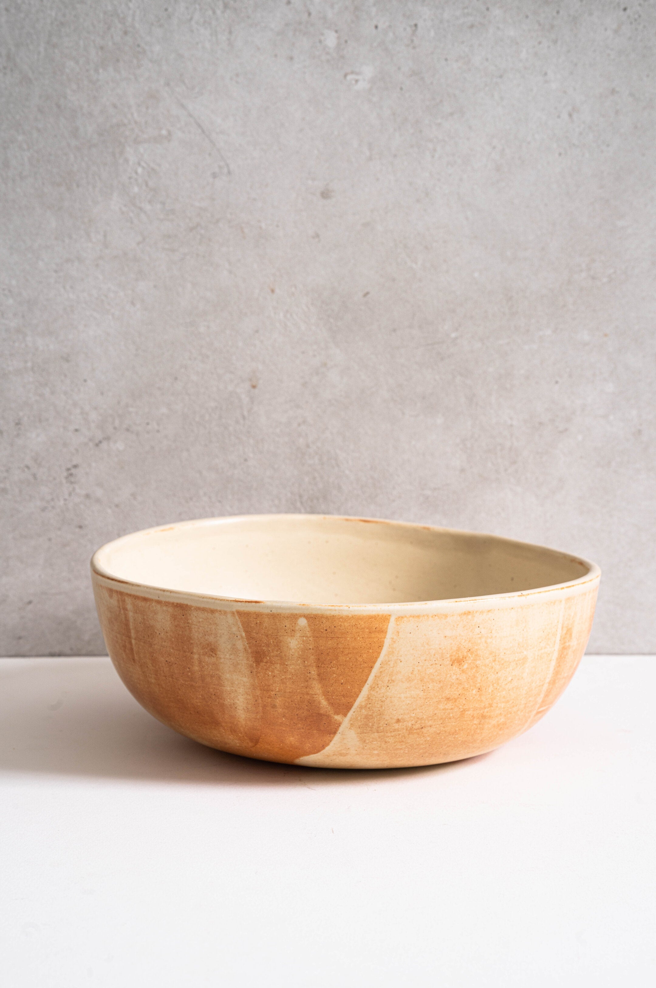 Matte Stoneware Salad Serving Bowl (Beige)