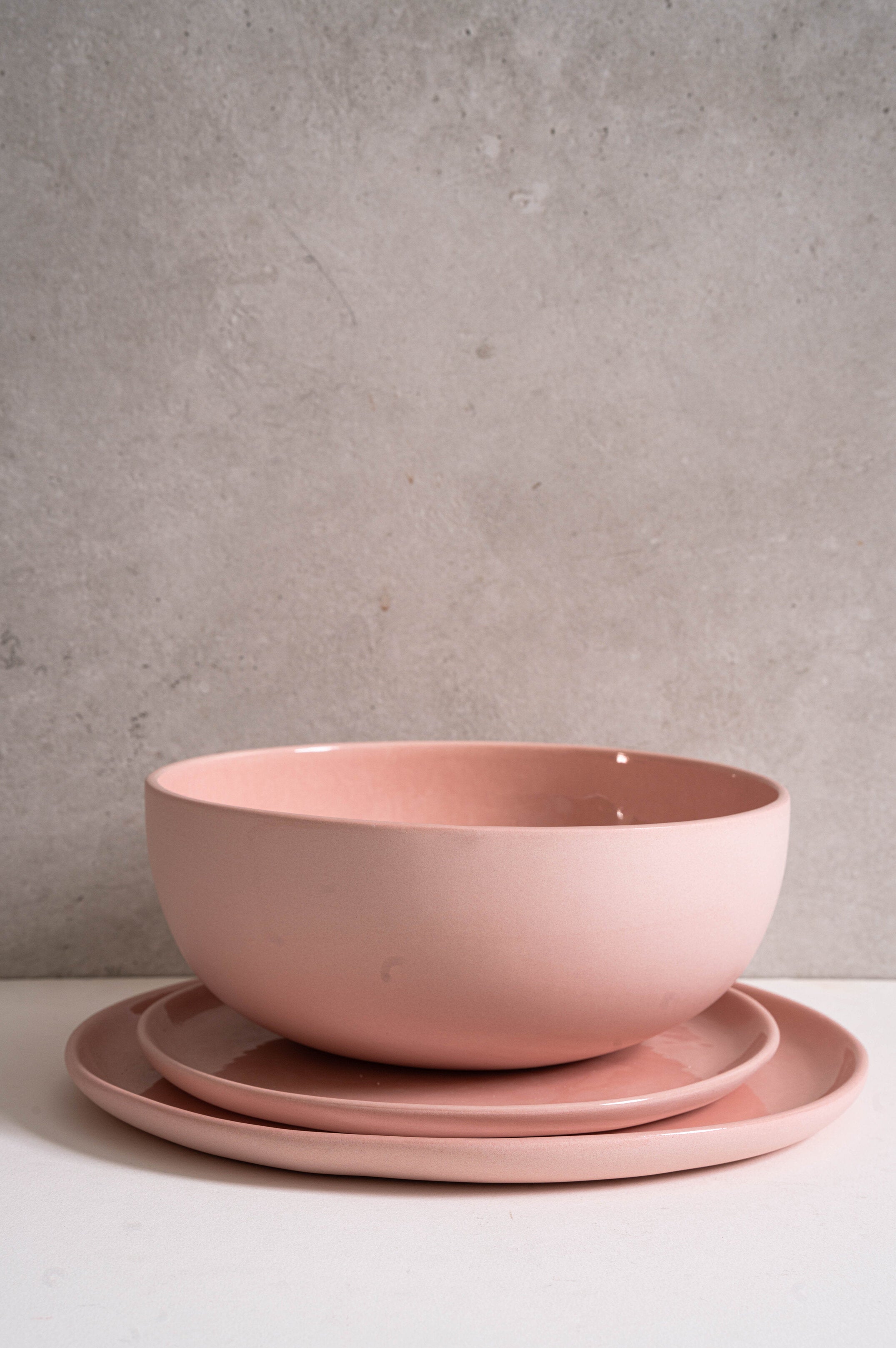 Porcelain Salad Serving Bowl (Powder Pink)