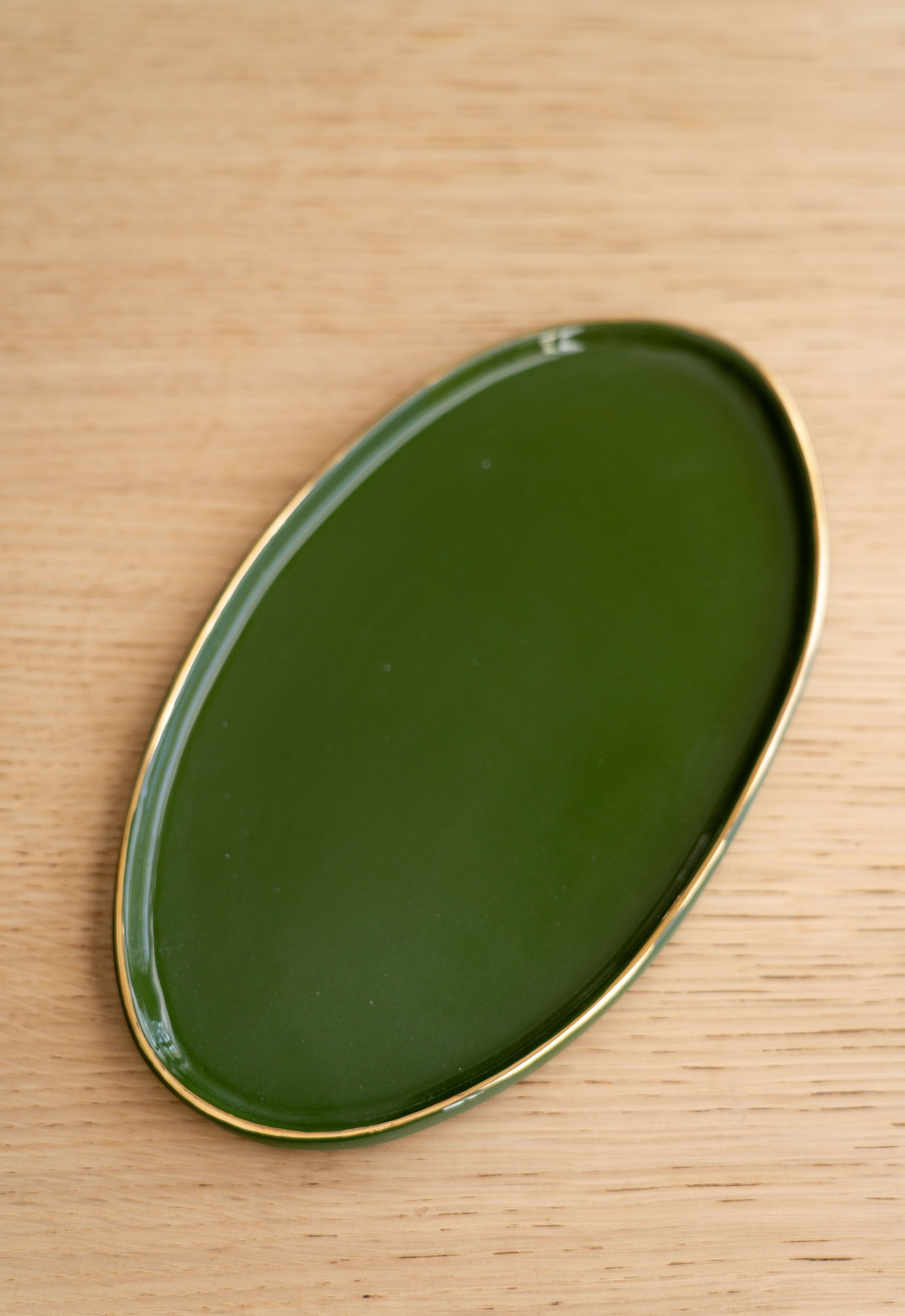 Porcelain Oval Serving Platter with Gold Rim (Green)