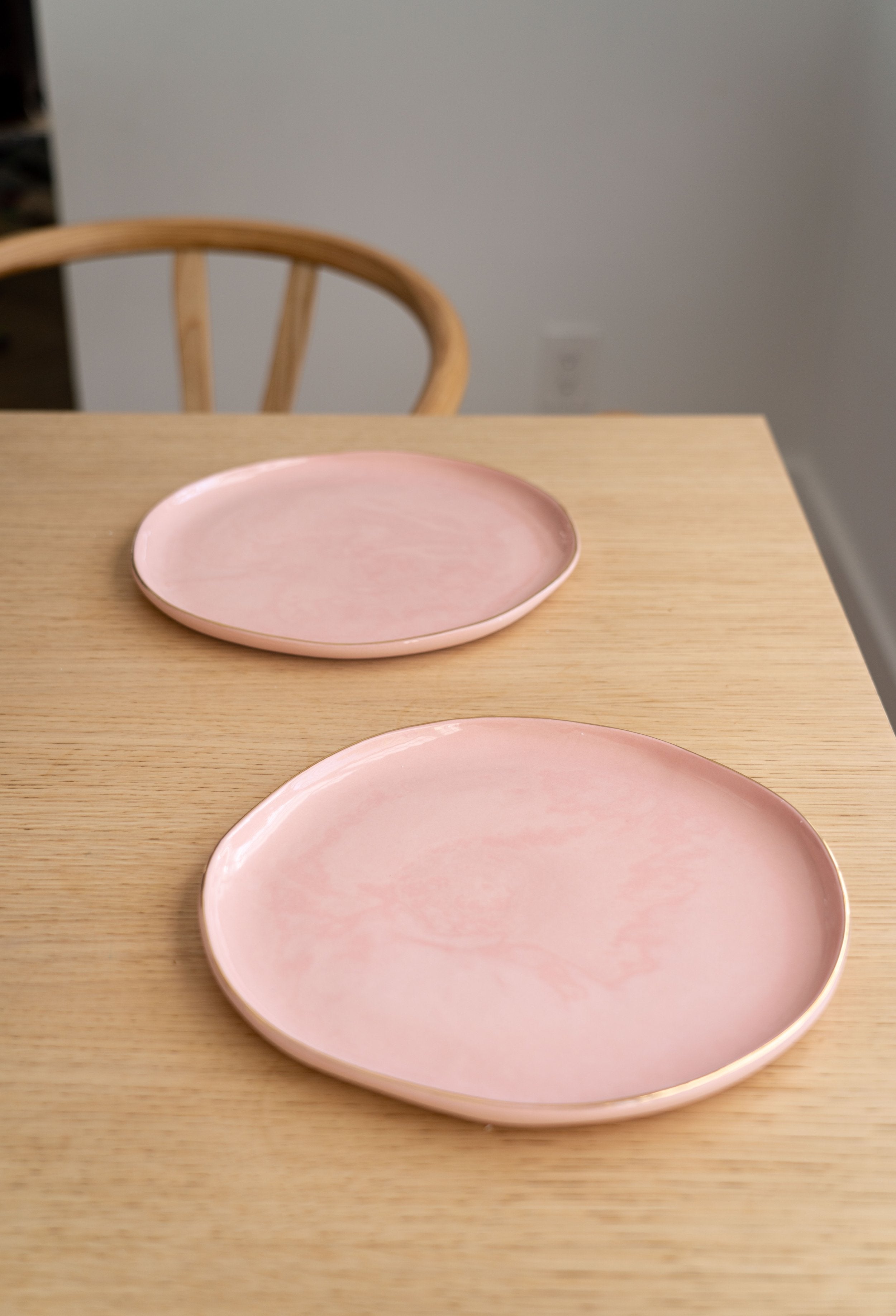 Porcelain Dinner Plates with Gold Rim (Powder Pink)