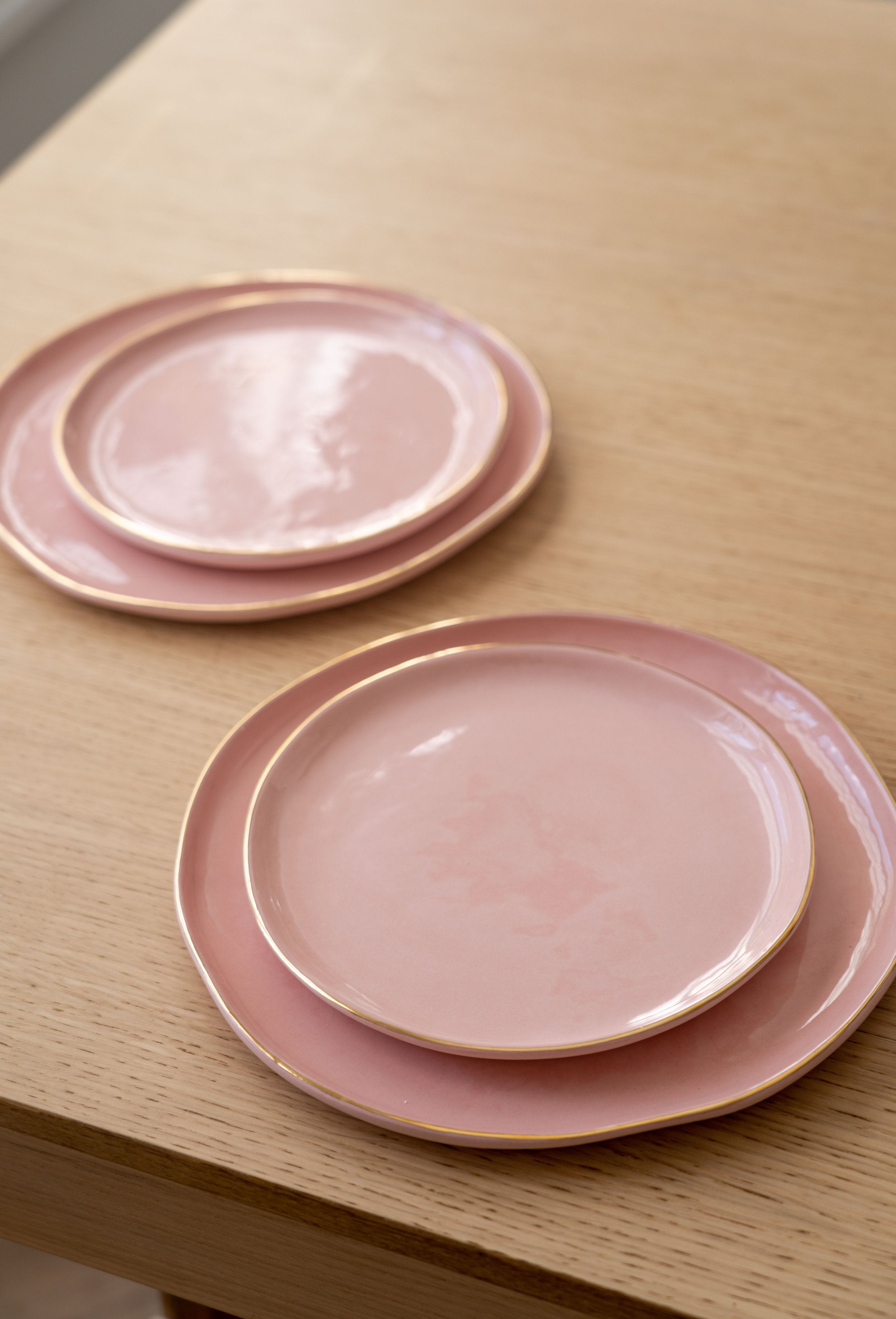 Porcelain Dinner Plates with Gold Rim (Powder Pink)