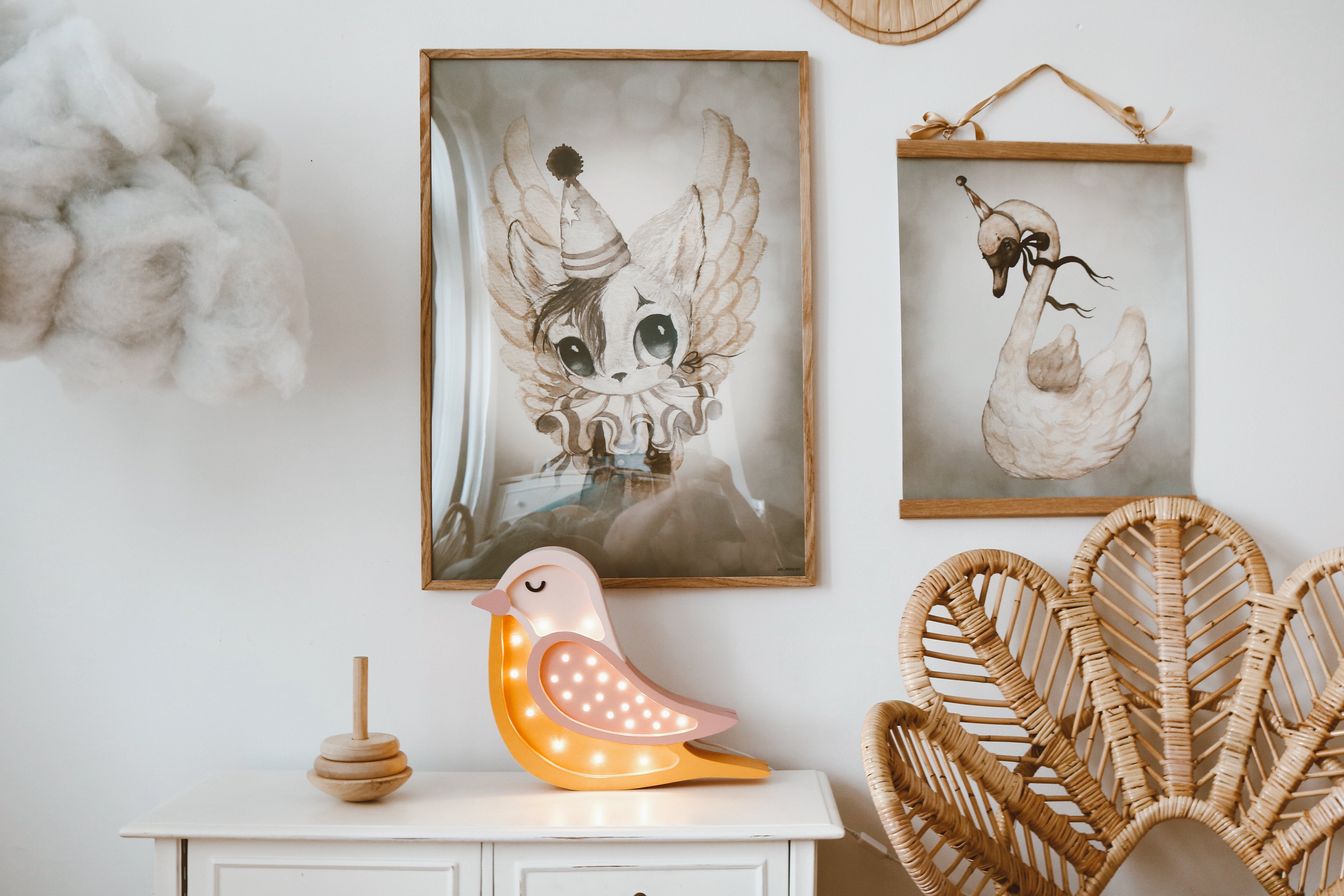 Bird Lamp Honey Rose – wooden night light with dimmable LED for children