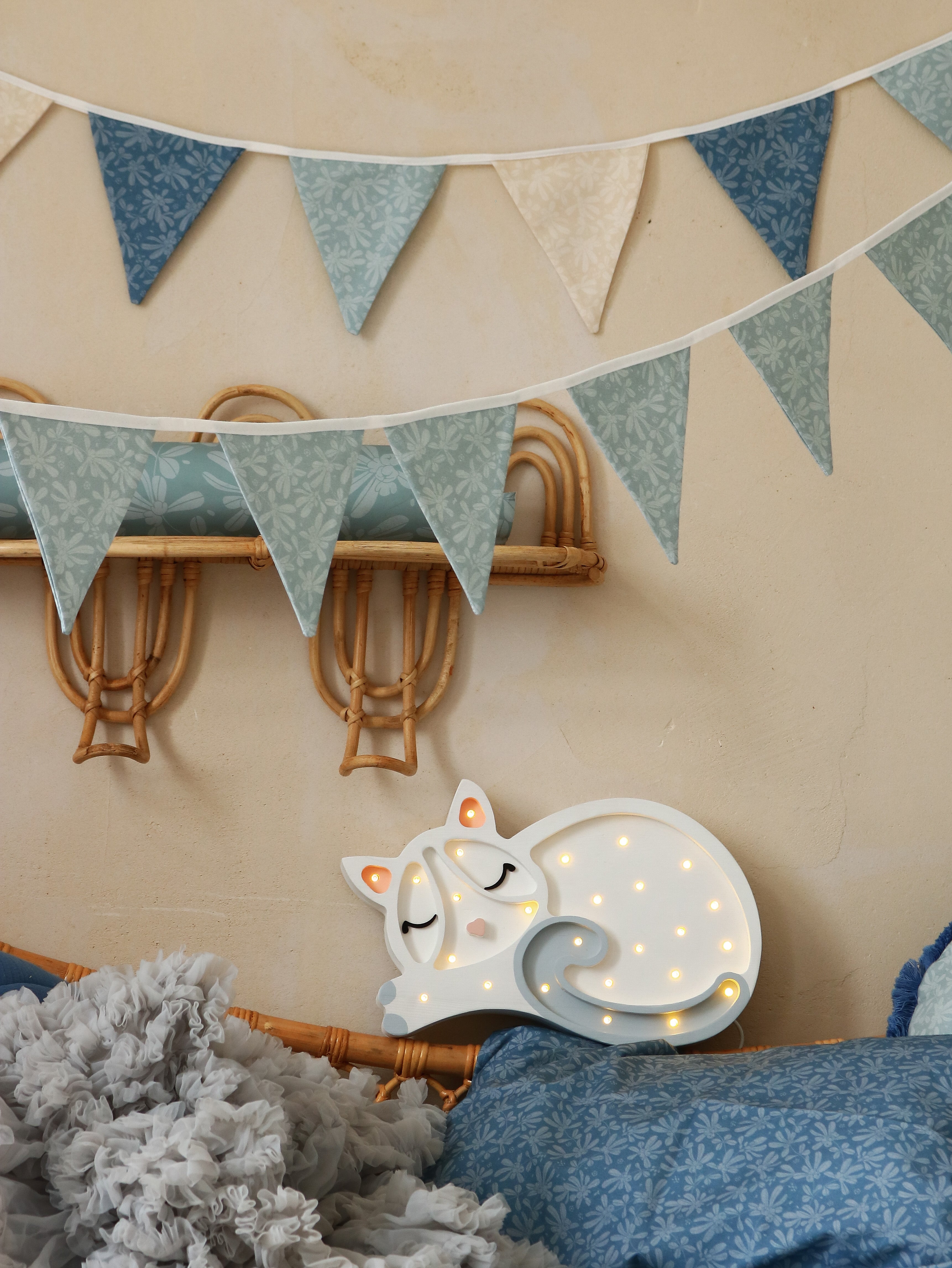 White Cat Lamp – wooden night light with dimmable LED for baby room