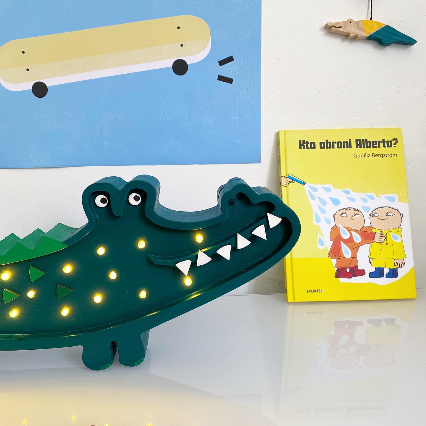 Papkin Green Crocodile Lamp with dimmable LED for children’s rooms