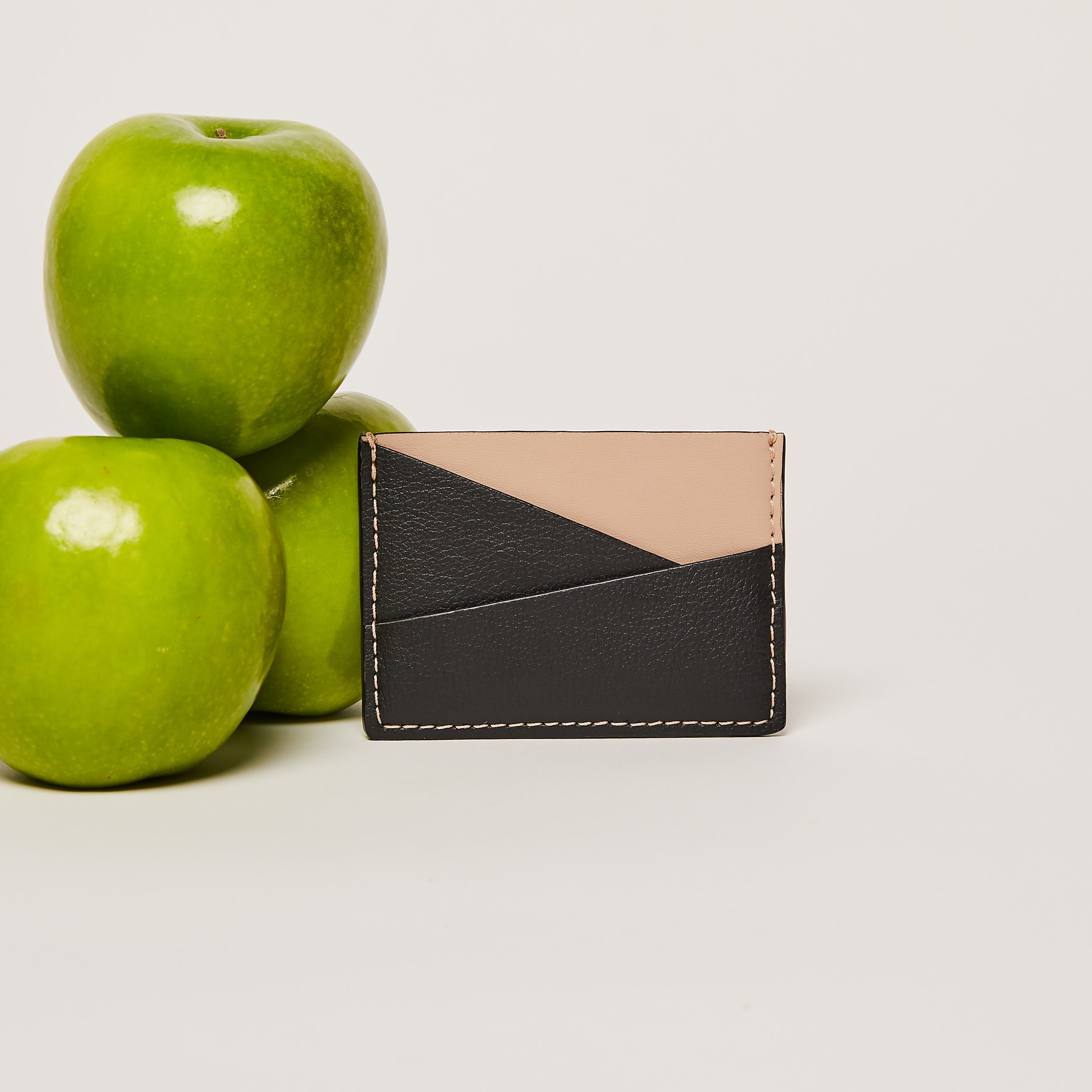 Gala Puzzle Cardholder (Black + Cream)