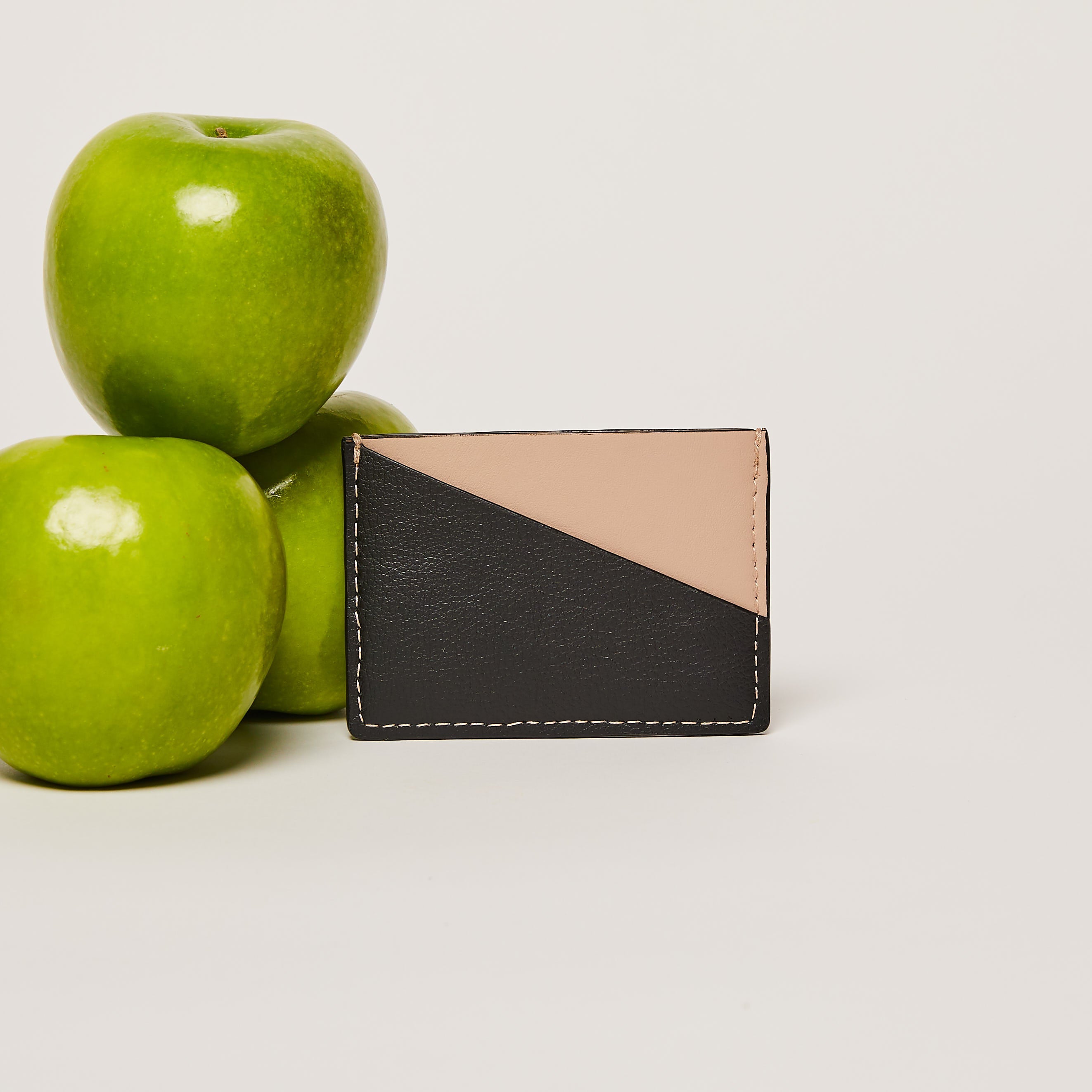 Gala Puzzle Cardholder (Black + Cream)