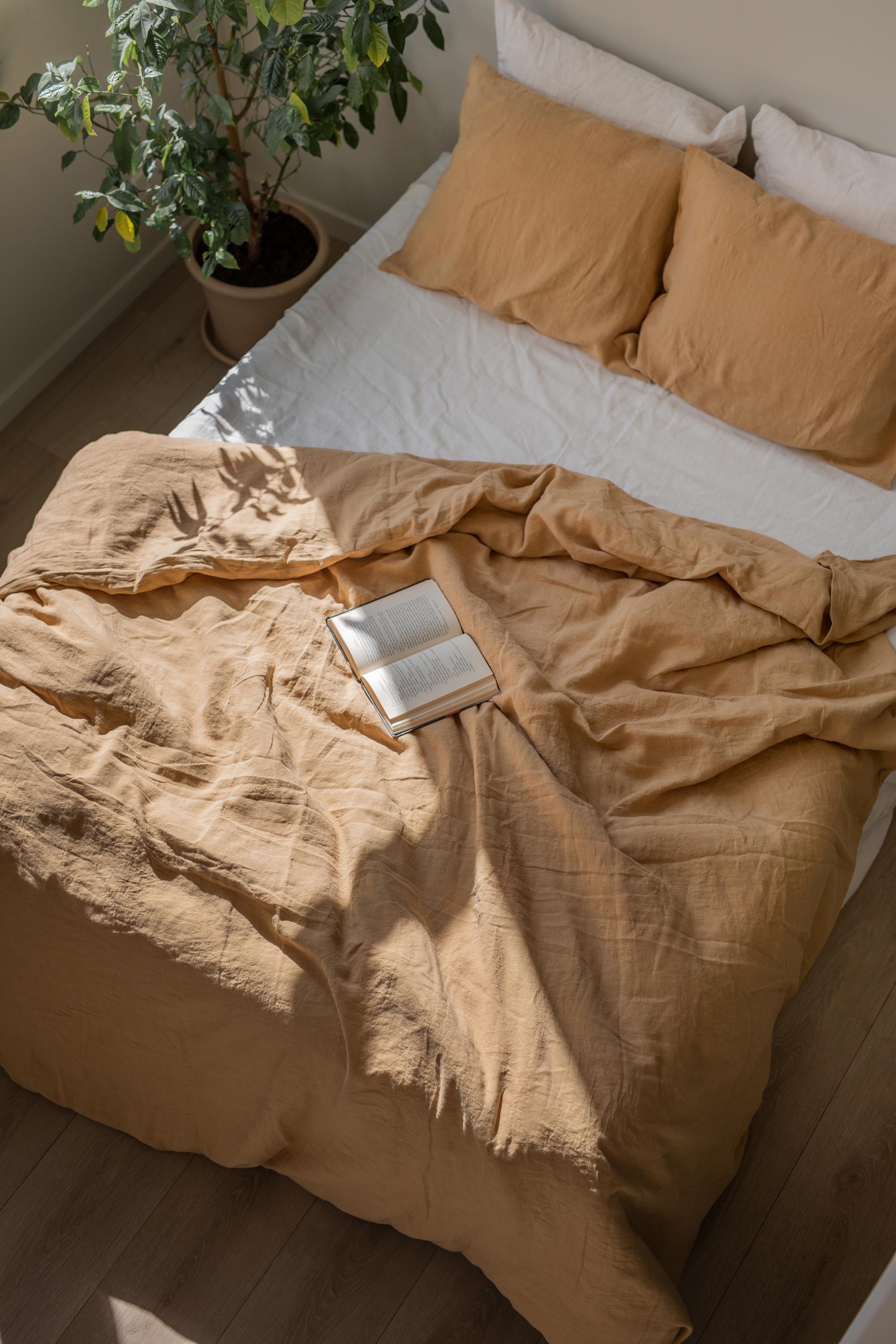 Linen Bedding Set (Mustard)