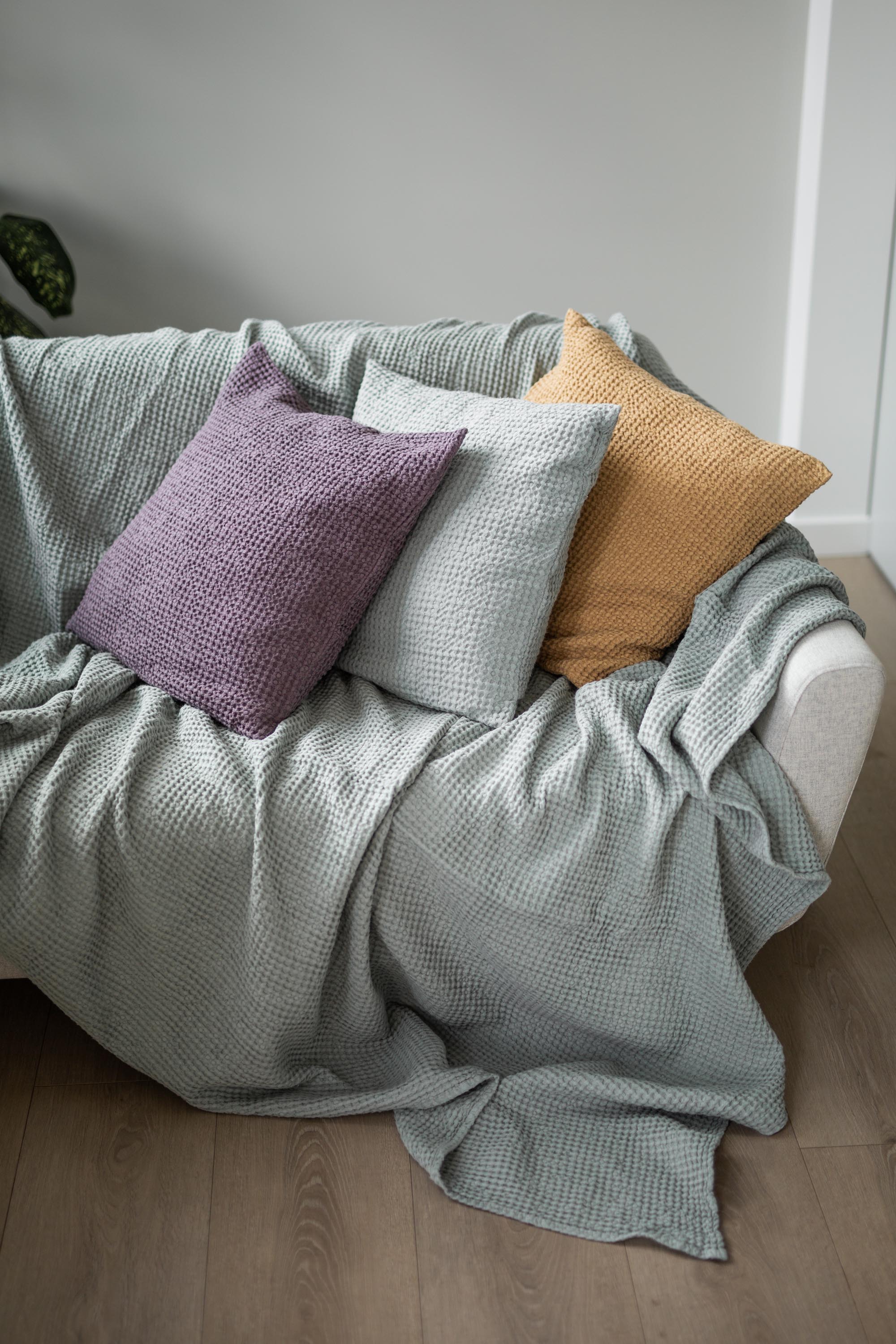 Linen Waffle Throw Blanket (Sage Green)