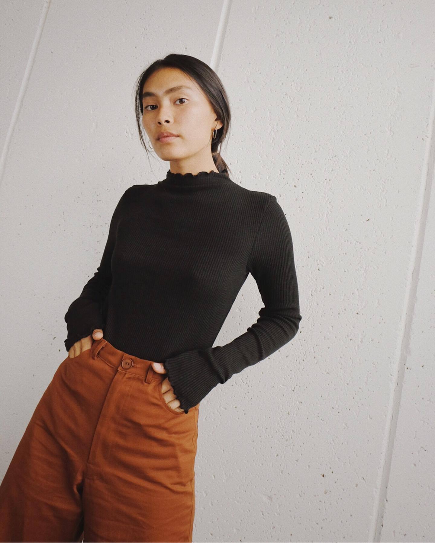 Marieta Top (Black) Top Selva Negra