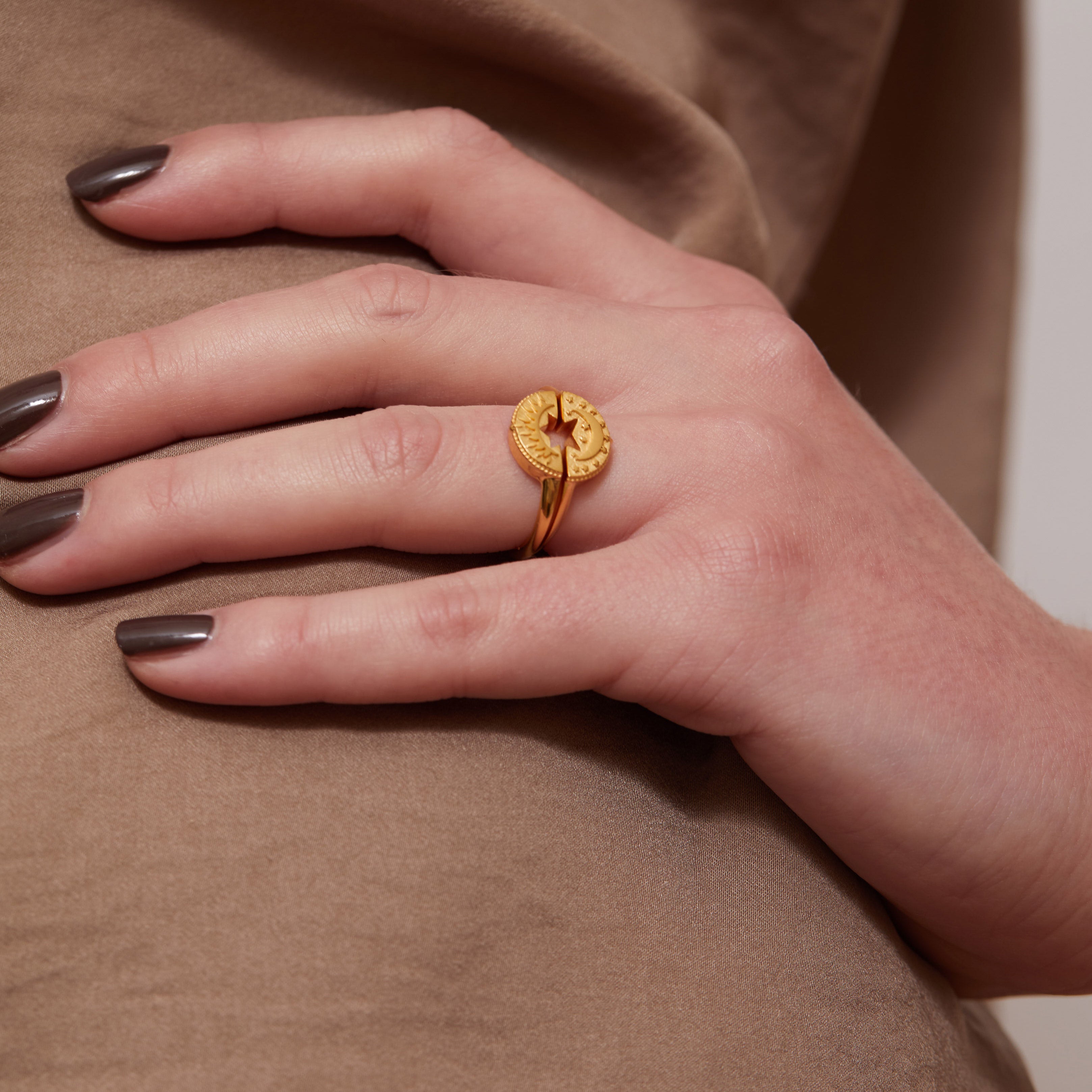 Luna y Sol Signet Ring