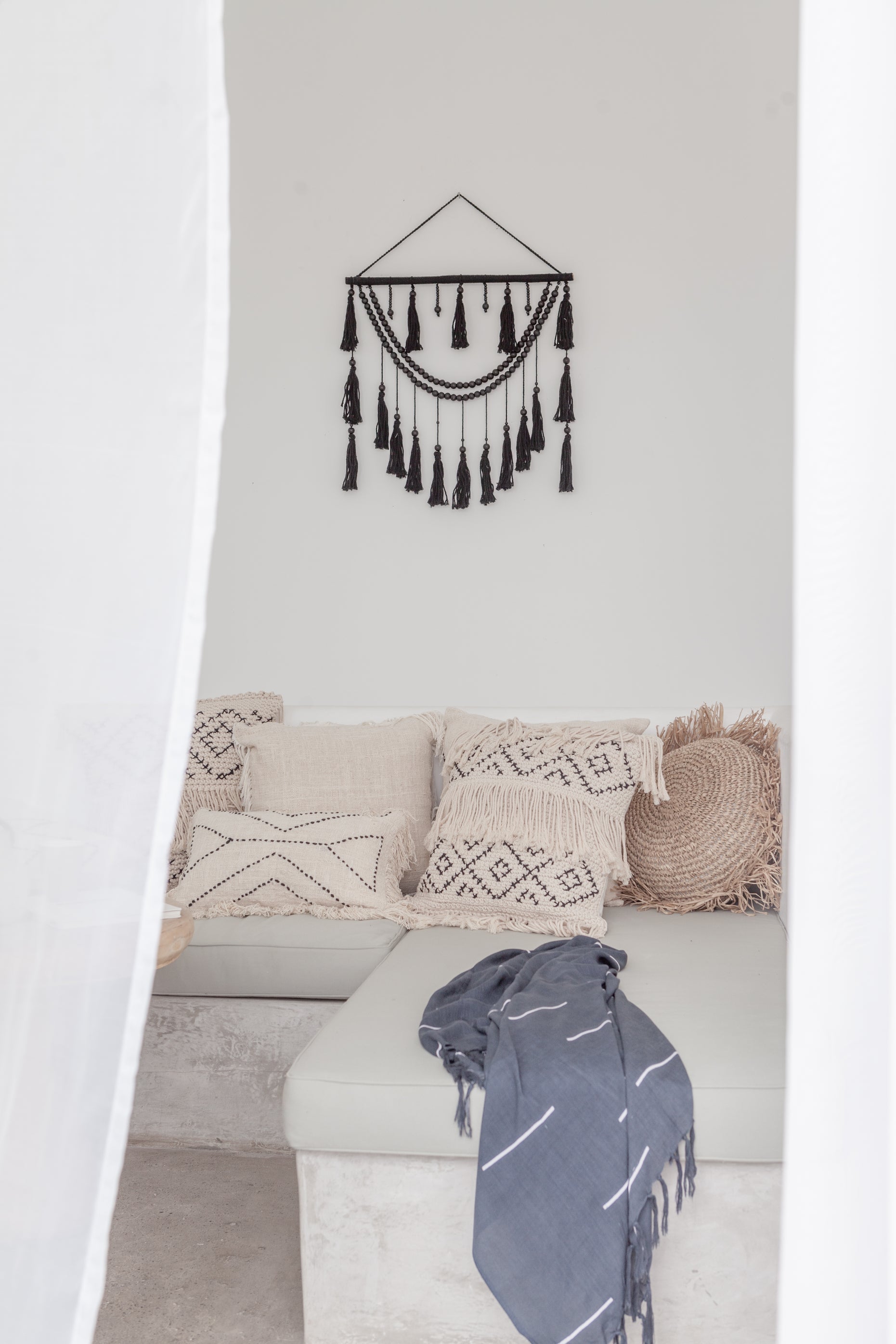 Ulu Tassel Wall Hanging (Black)
