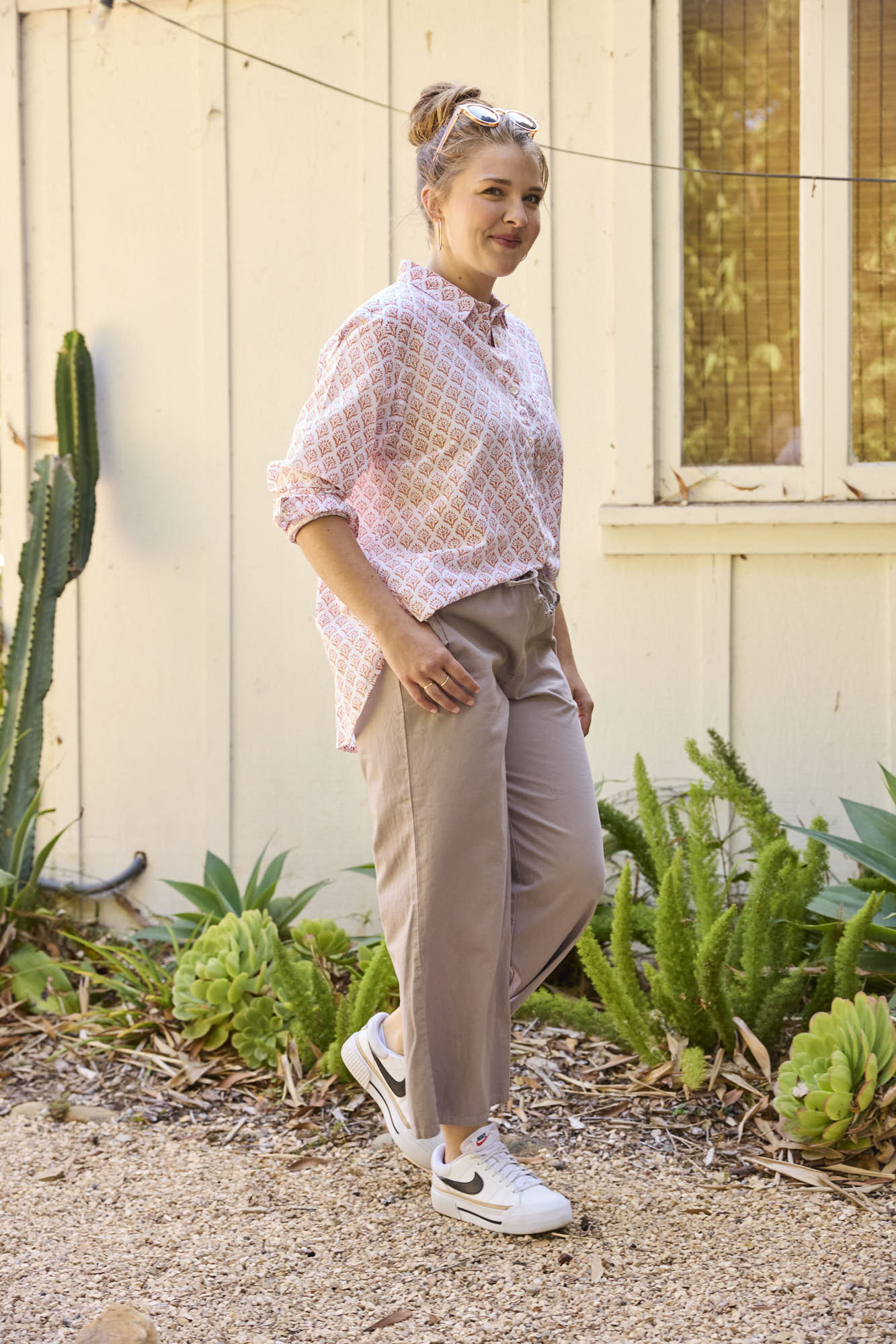 Shore Pants cotton twill with ankle length cropped leg pockets drawstring elastic waist in Pebble 3