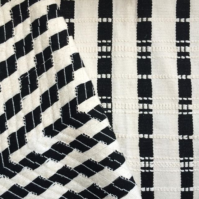 Almolonga Zig Zag Pillow (Black & White)