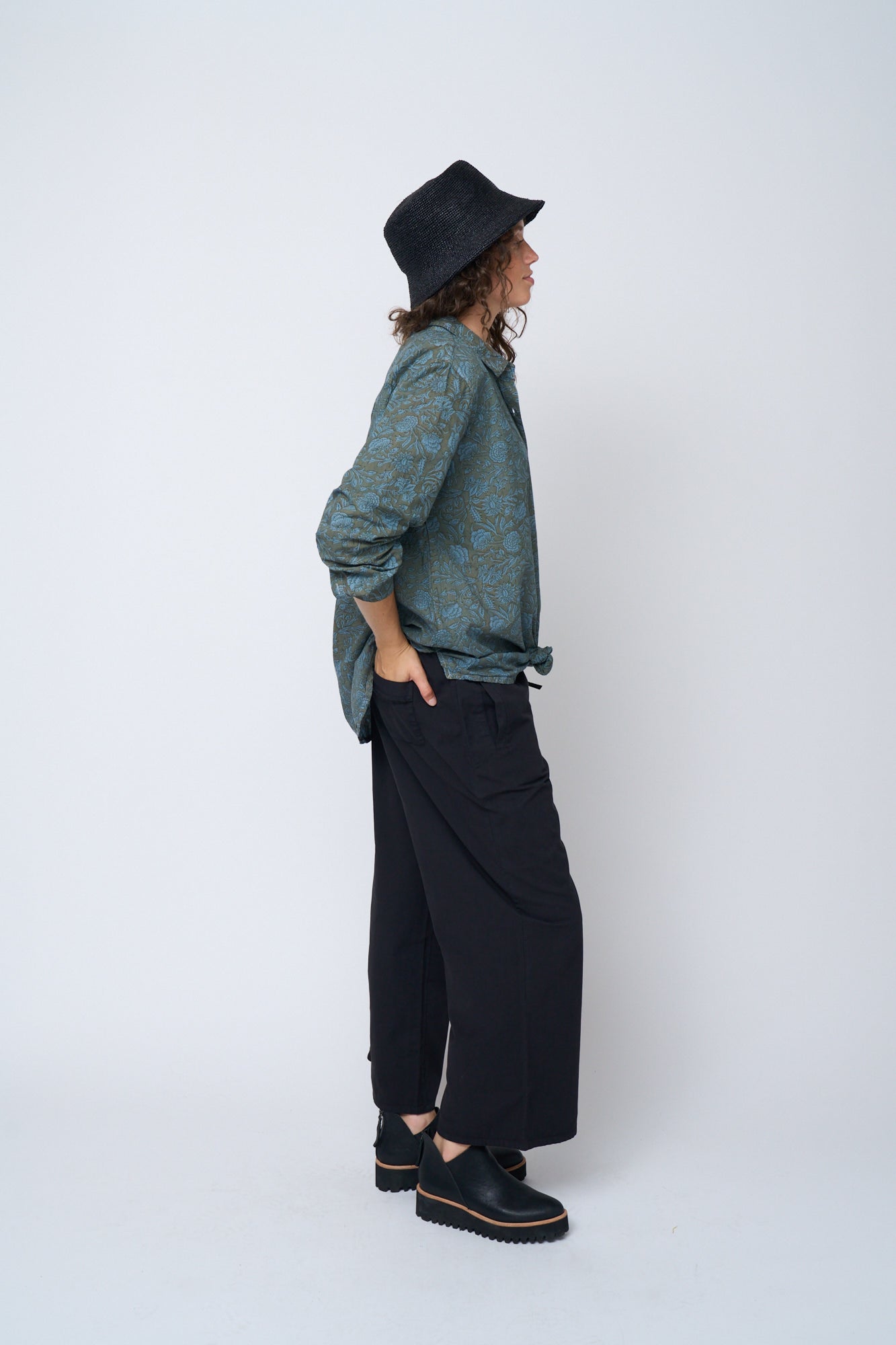 Shore Pant - Black Twill 11 - Side view