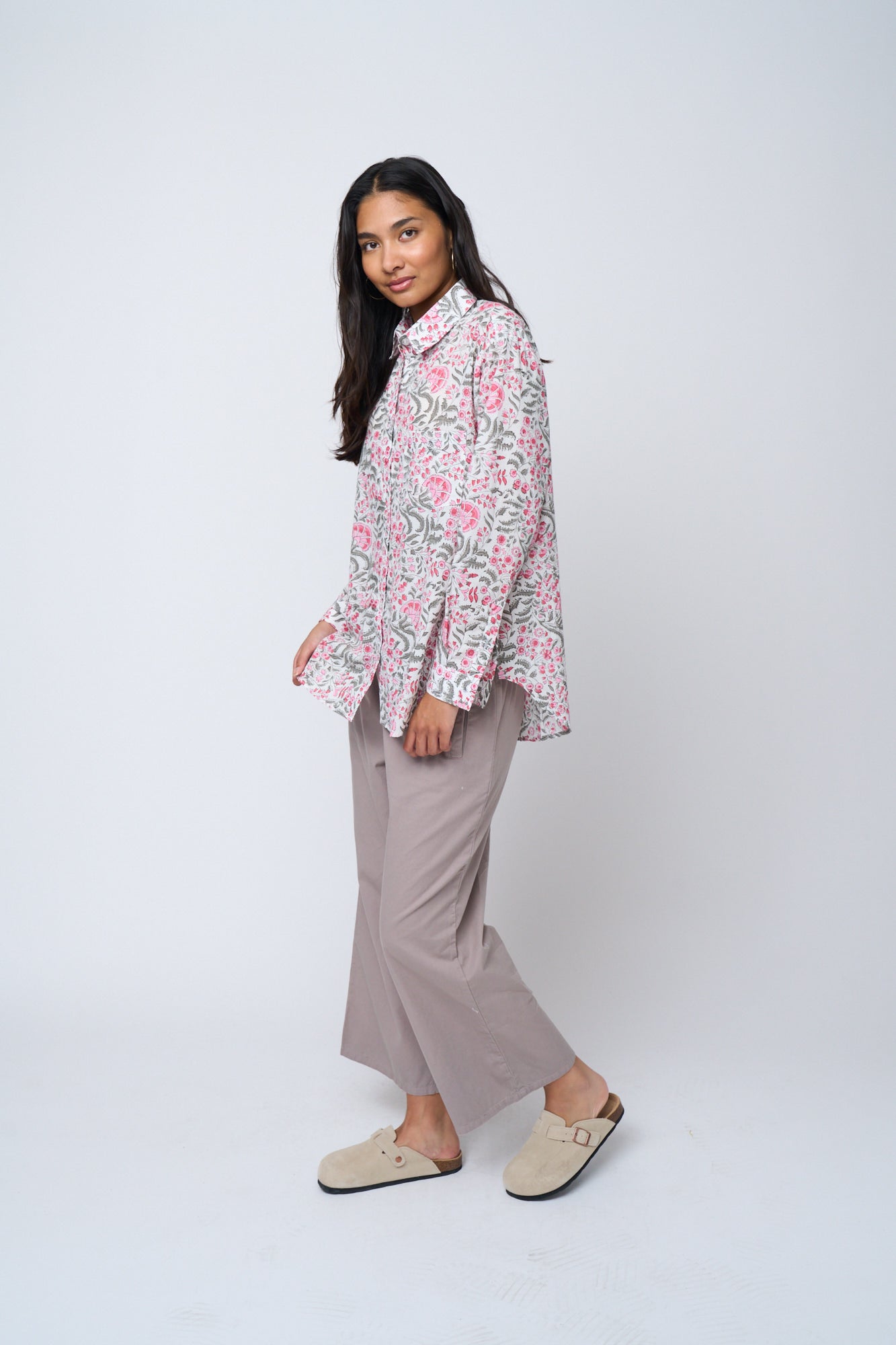 Shore Pants cotton twill with ankle length cropped leg pockets drawstring elastic waist in Dove Gray side view