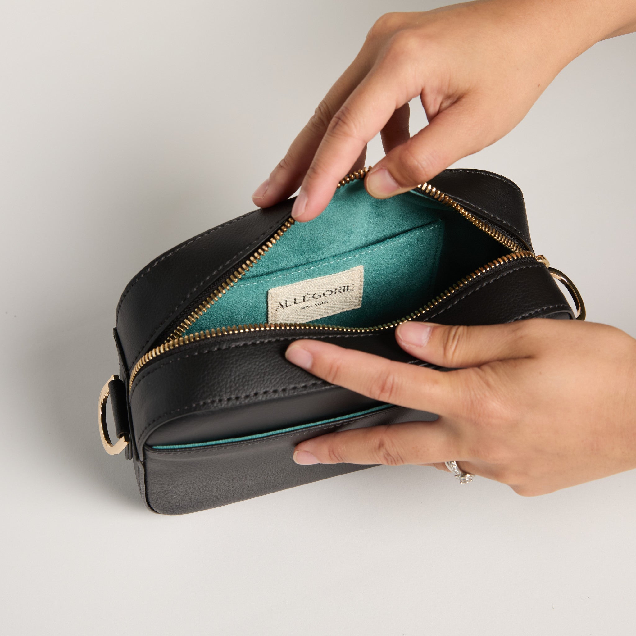 Gala Crossbody Camera Bag (Black)