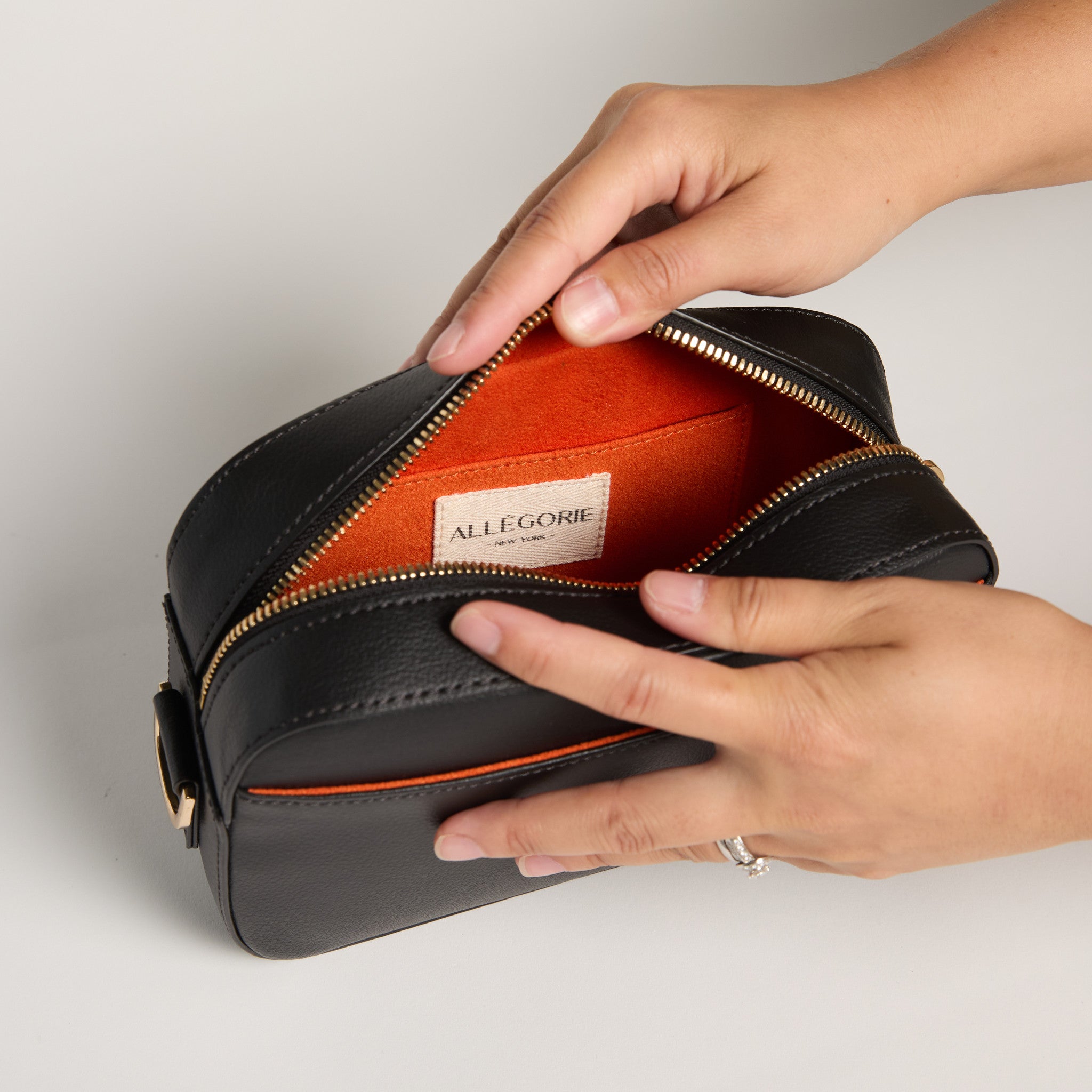 Gala Crossbody Camera Bag (Black)