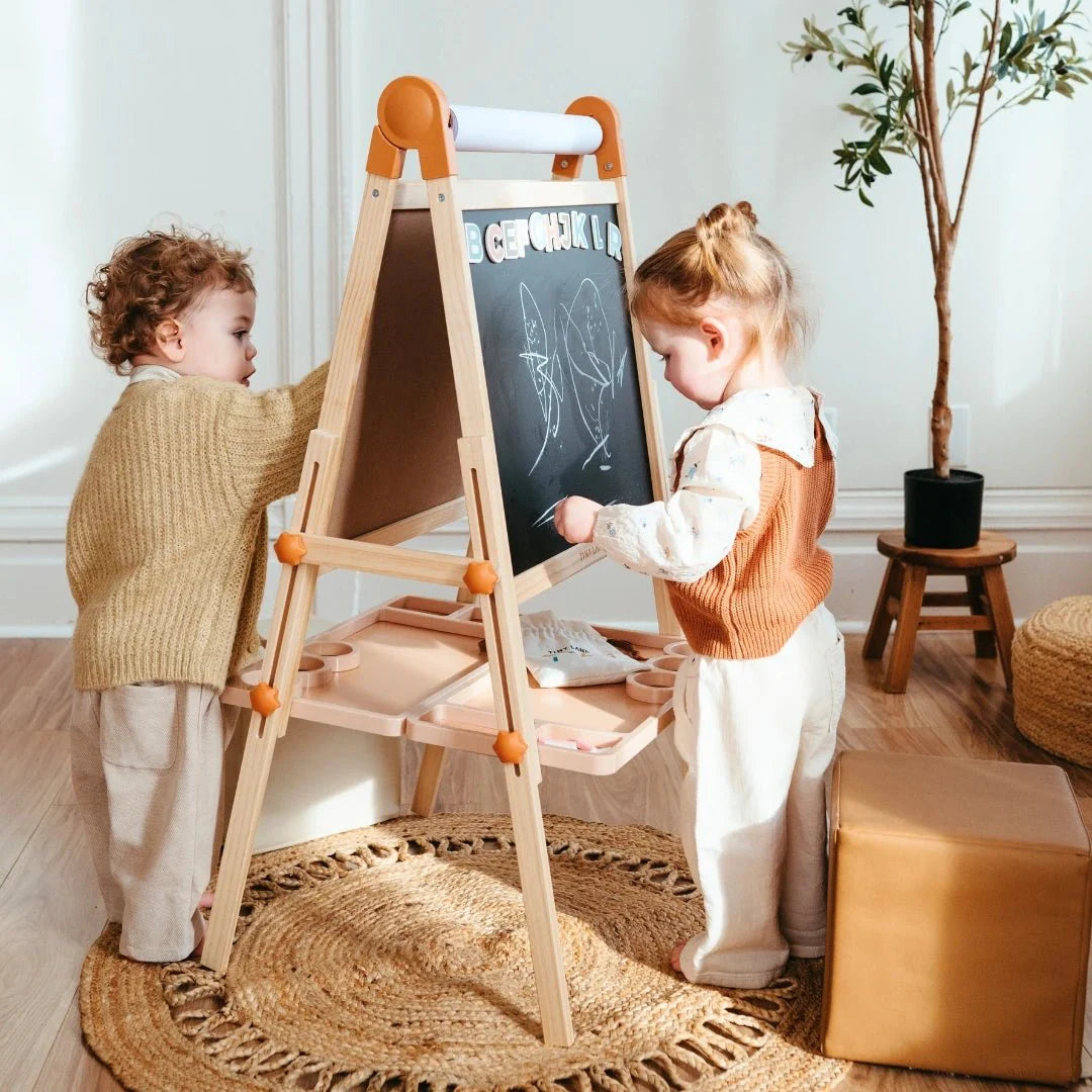 Caramel Magnitales Easel for Kids