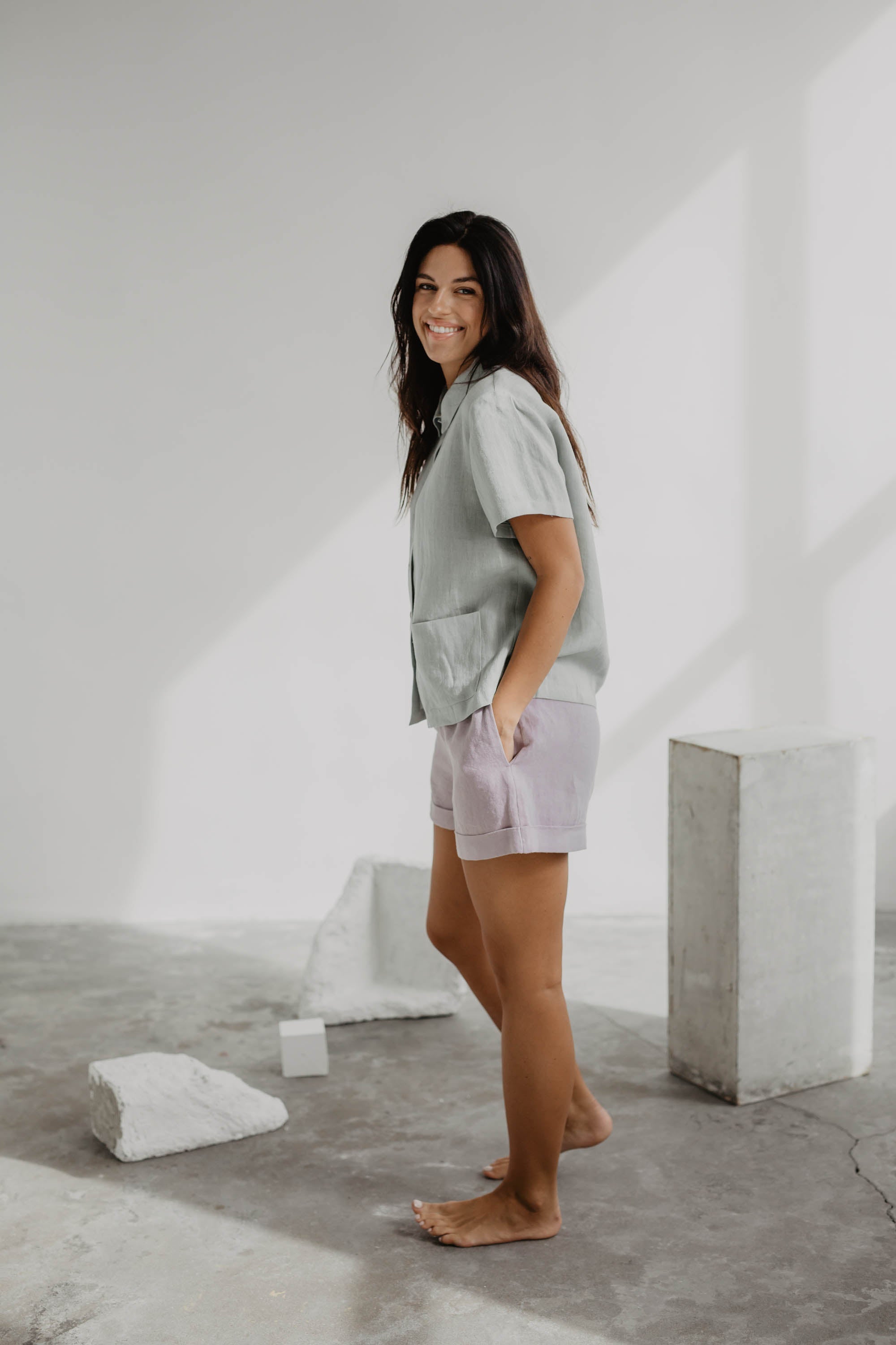 Scarlett Sleeveless Linen Shirt (Sage Green)