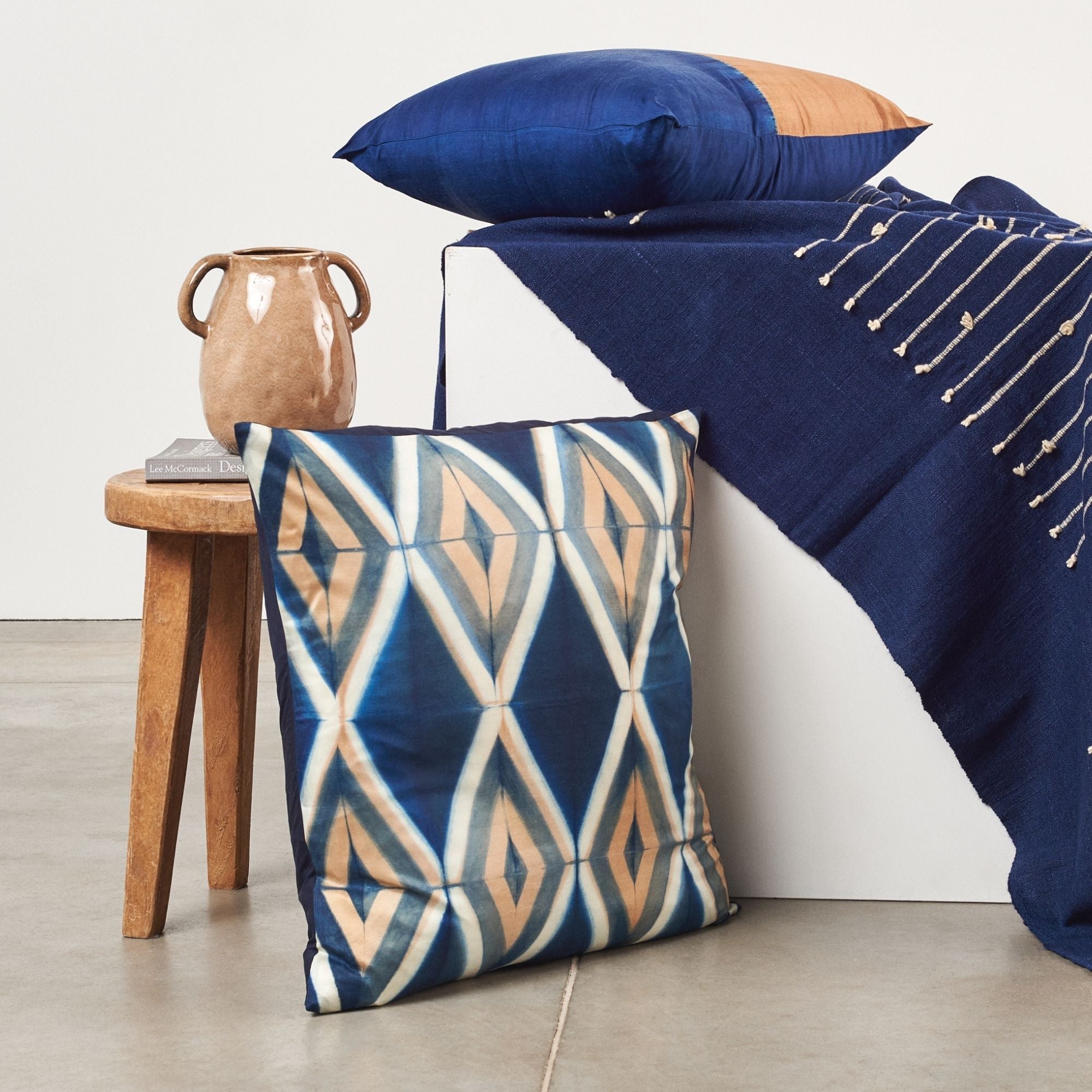 Tisa Handcrafted Shibori Geometric Print Mulberry Silk Pillow (Indigo)
