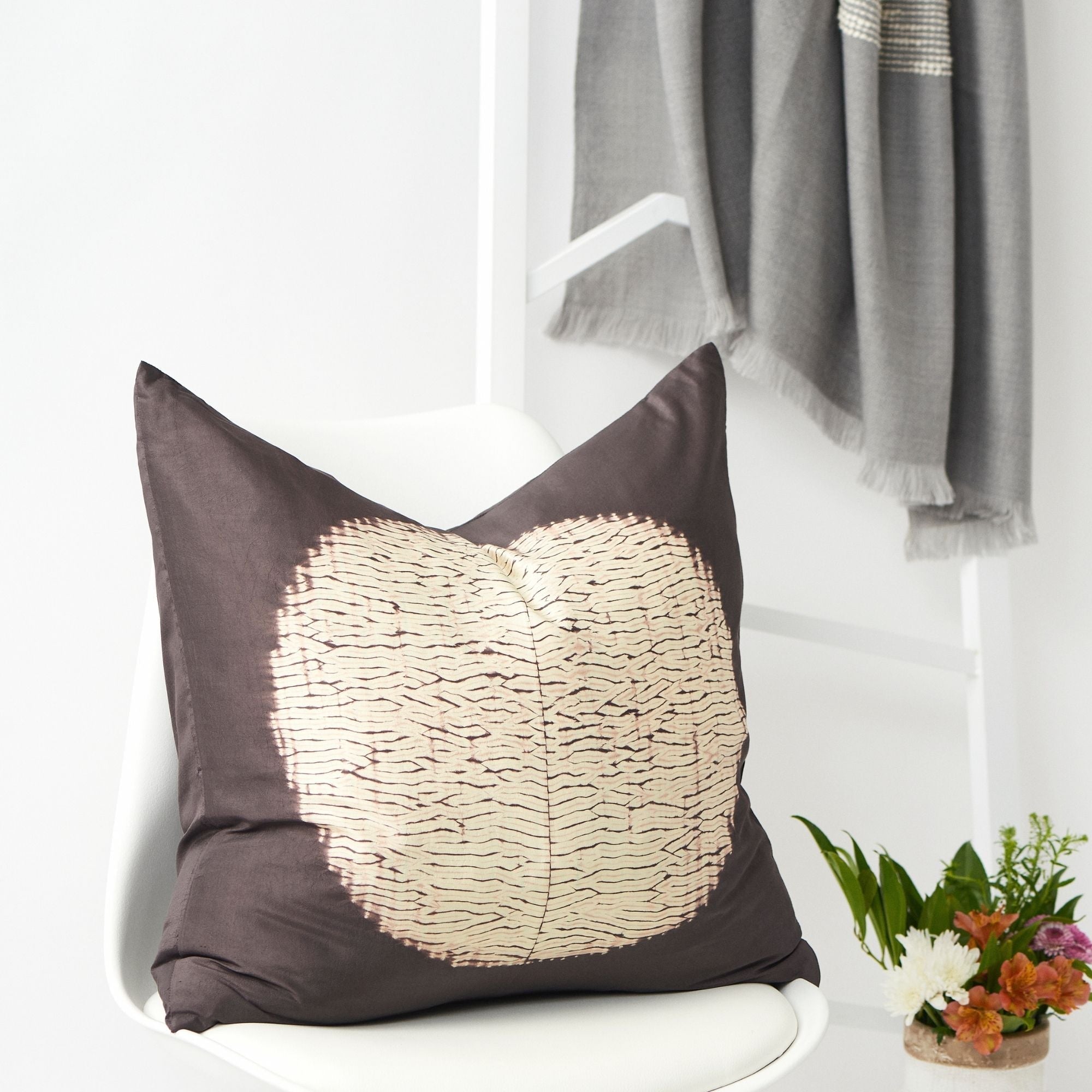 Shunya Handcrafted Shibori Print Mulberry Silk Pillow (Black)