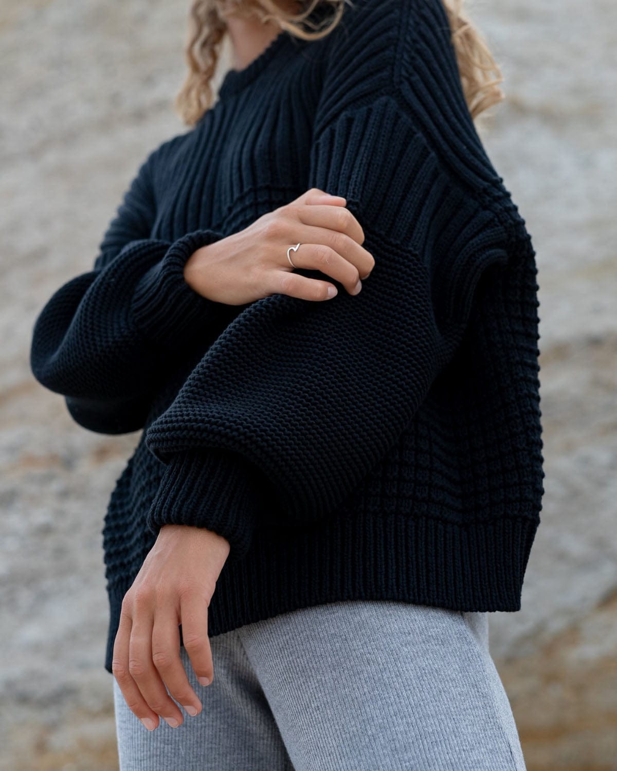 Delčia Cotton Sweater (Black)