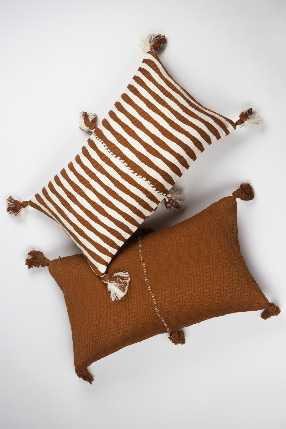 Antigua Pillow (Umber Brown)